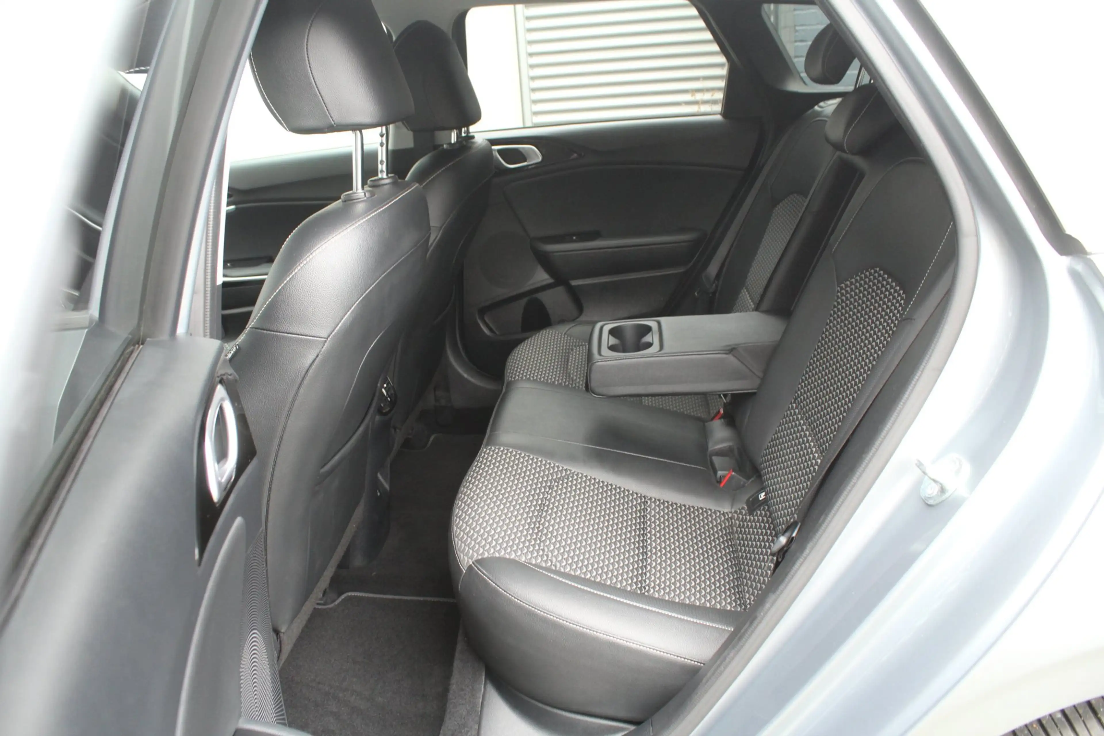 Kia Ceed SW / cee'd SW Sportswagon 1.5 T-GDi 140pk DynamicPlusLine Trekha — photo 22