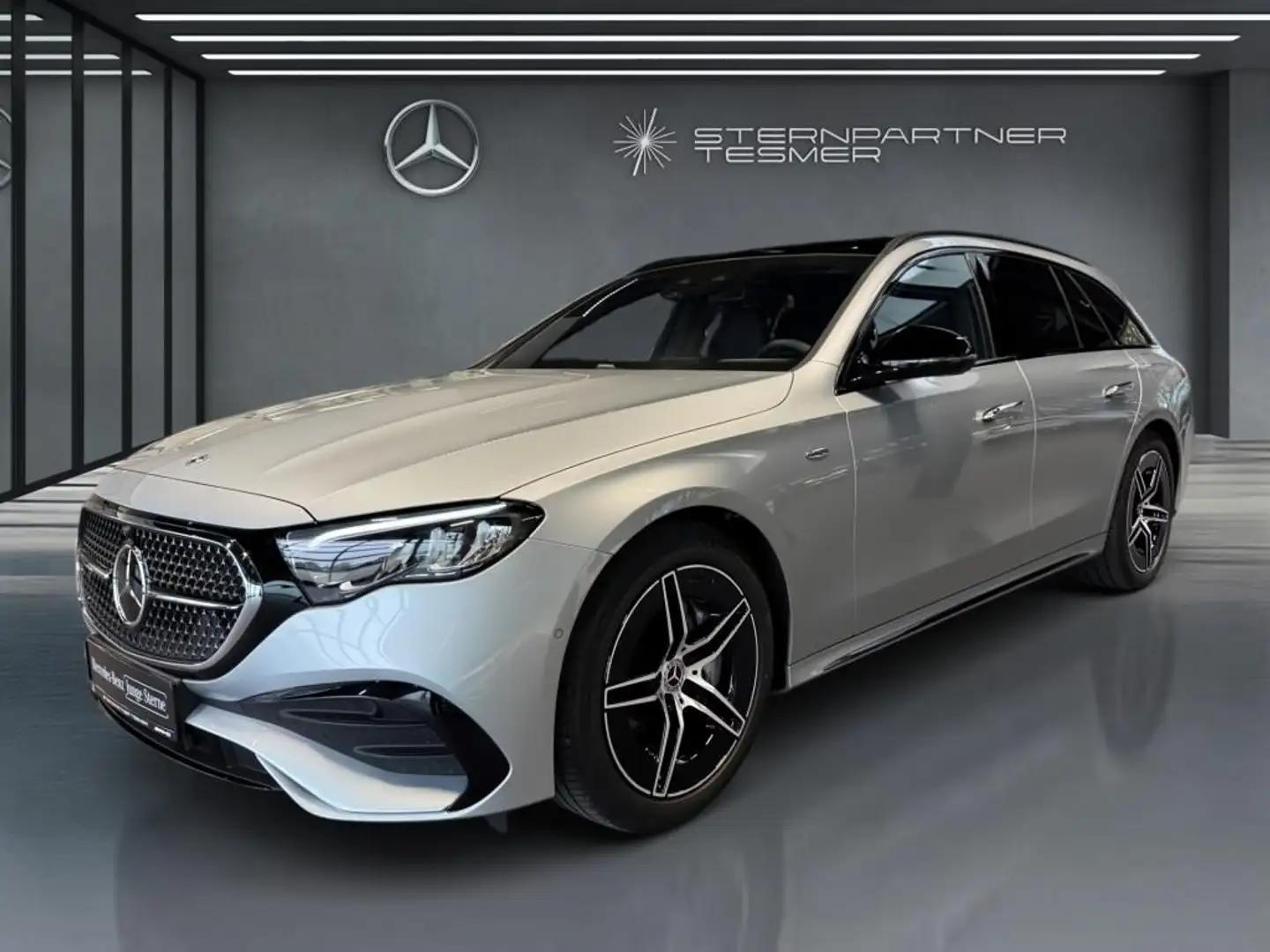 Mercedes-Benz E 300 de T AMG, Night, AHK, Pano, 4D-Sound, Dist Silber - 1