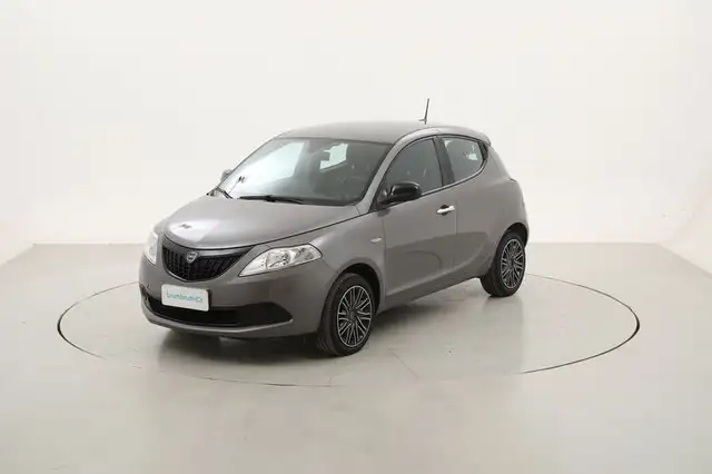 Lancia Ypsilon Hybrid Silver Plus 1.0 Mild Hybrid 70CV