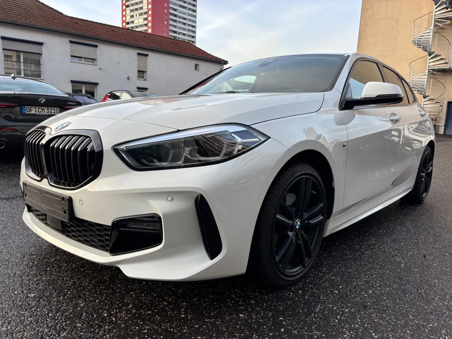 BMW 118 1 Limousine 118 d M Sport *wenig KM* Weiß - 1