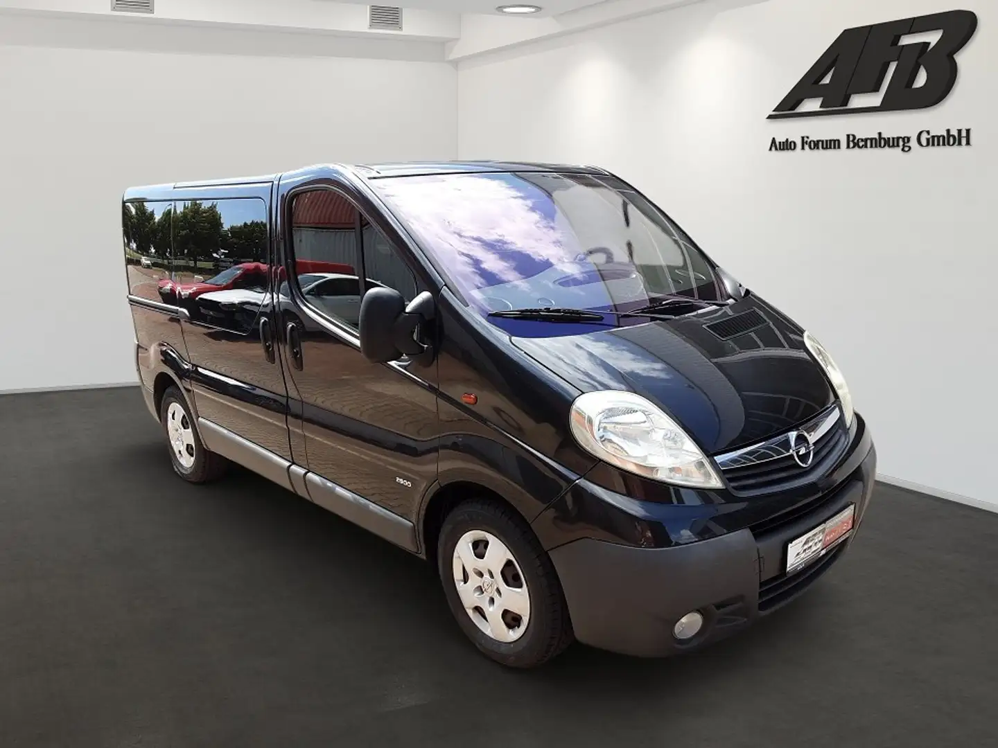 Opel Vivaro 2.0 CDTi Automatik Kombi L1H1 2,9t  8-Sitze Schwarz - 2