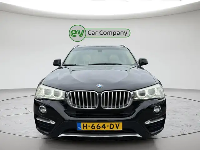 BMW X4 view 11