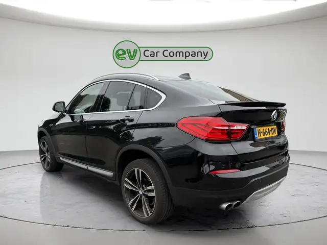 BMW X4 view 3