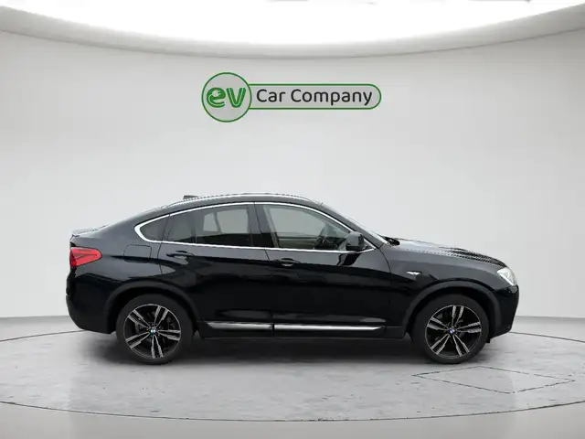 BMW X4 view 9
