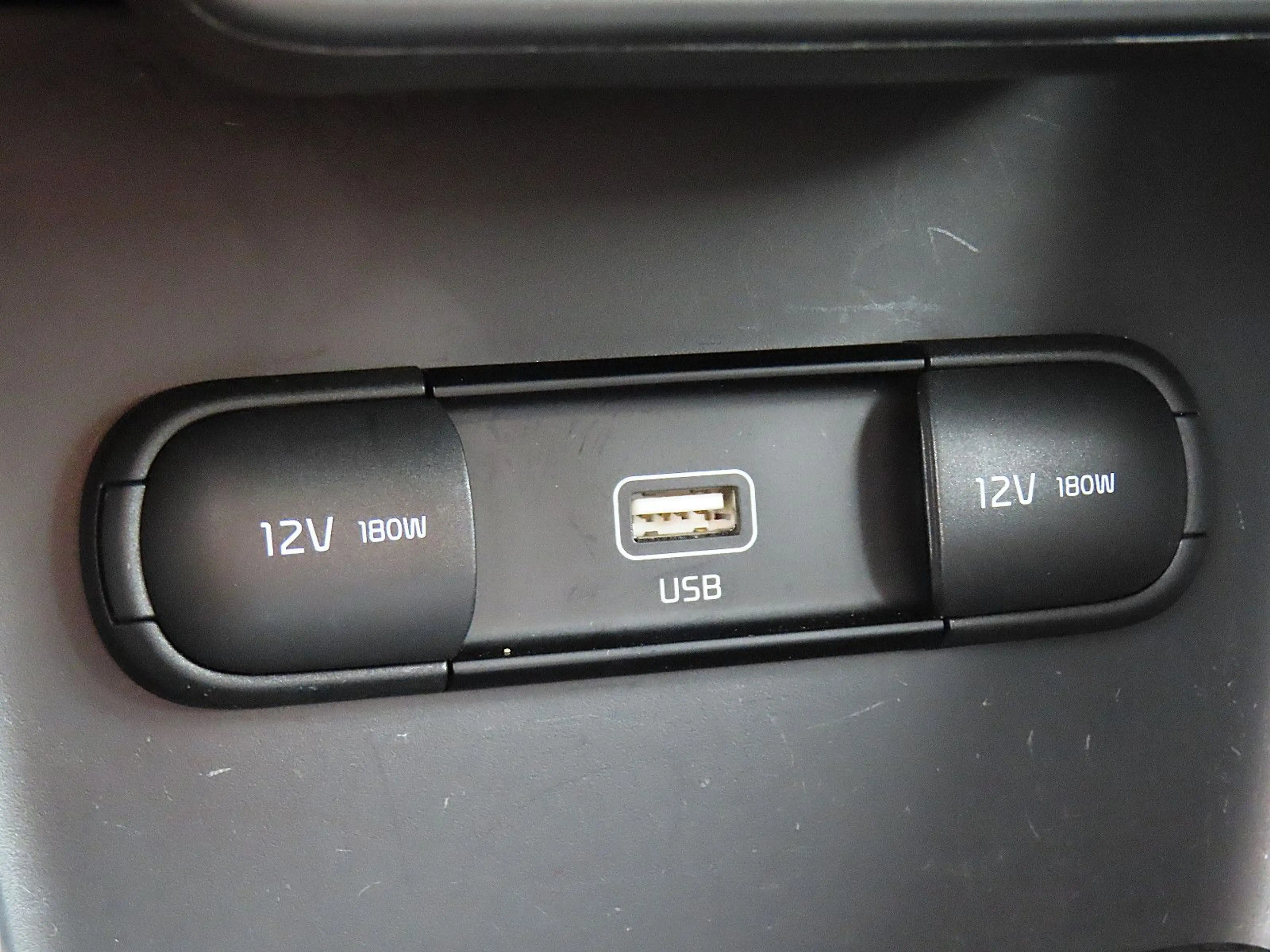 Kia Sportage BLACK EDITION (Bi-LED, CAM, Sitzh. v+h) — photo 11