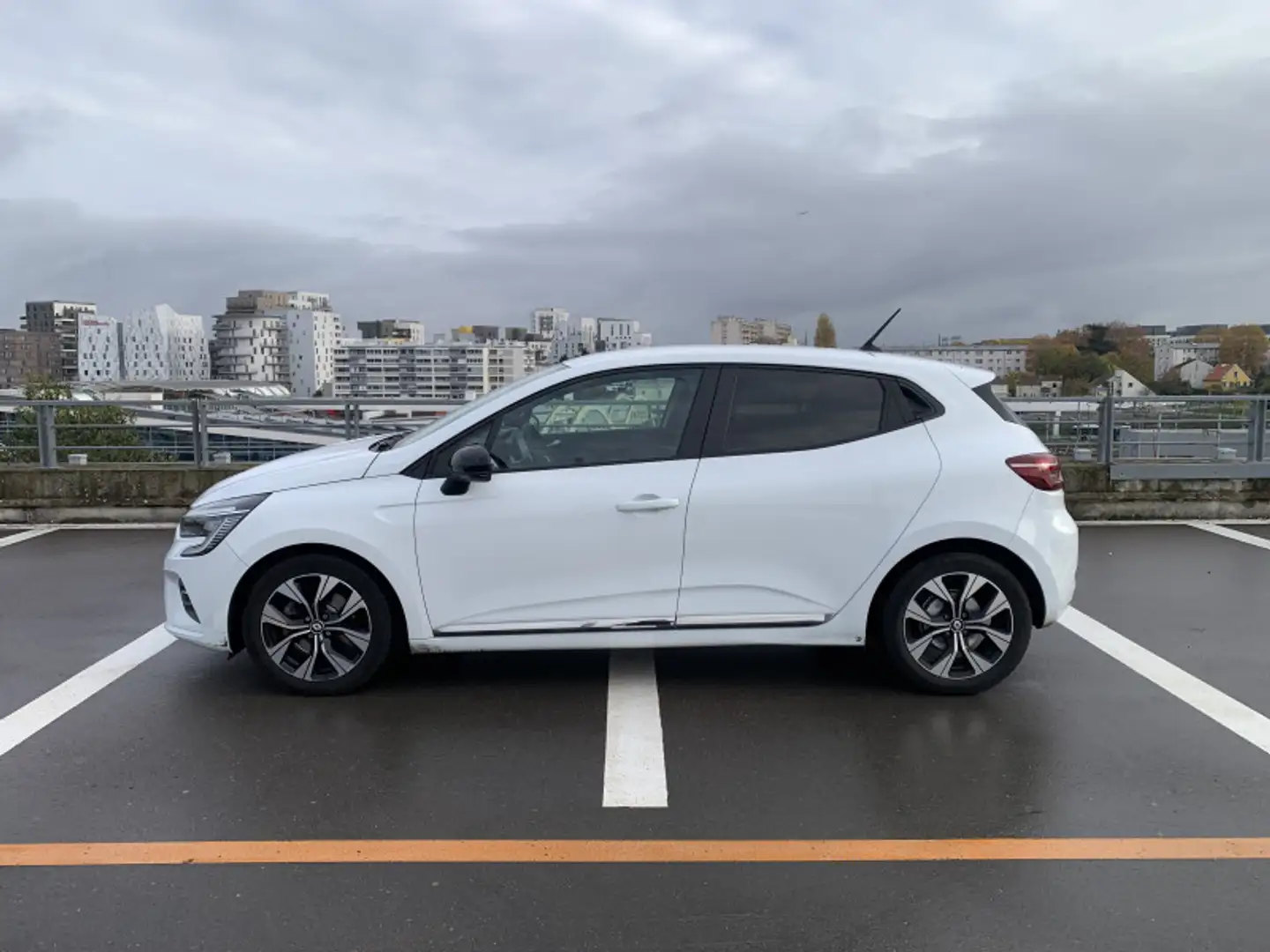 Renault Clio 1.6 E-TECH 145CH FULL HYBRID EVOLUTION *9990 EXPORT* Blanc - 2