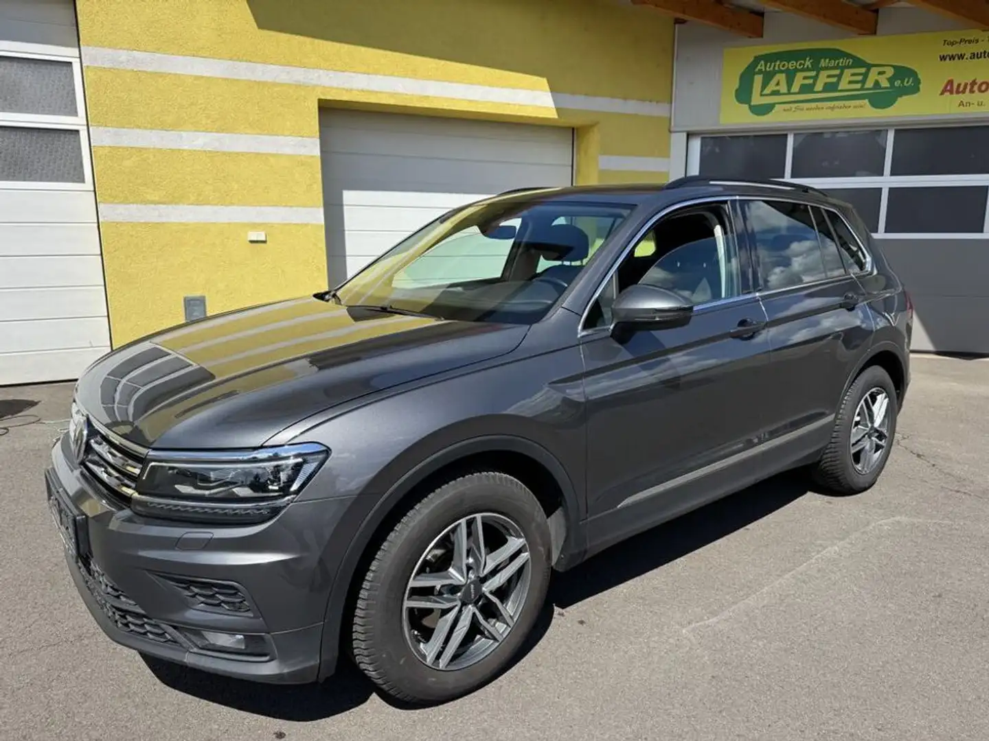 Volkswagen Tiguan 1.4TSI Comfortline - TOP Zustand! Grau - 1