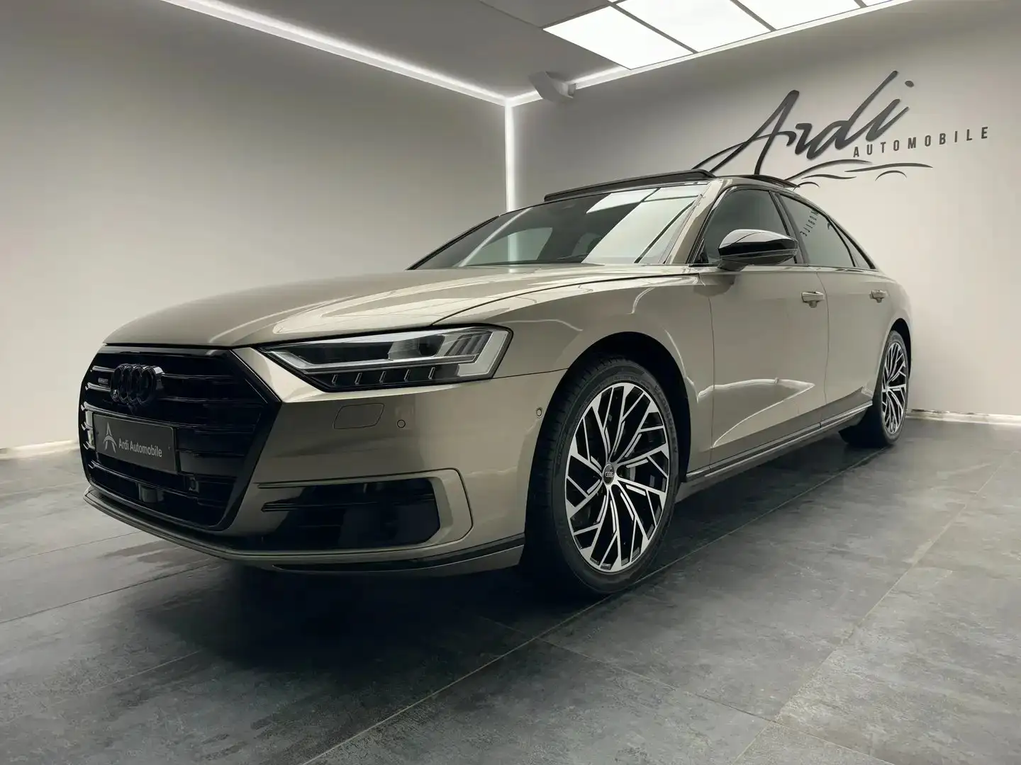 Audi A8 3.0 TDi Quattro *GARANTIE 12 MOIS*1er PROPRIETAIRE Grijs - 1