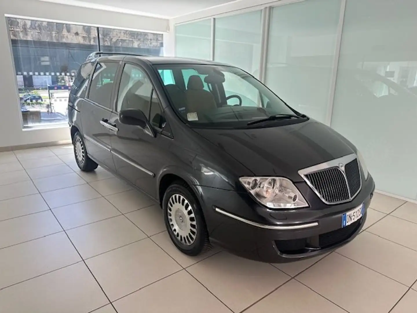 Lancia Phedra Phedra 2.0 mjt Platinum 136cv dpf Grigio - 1