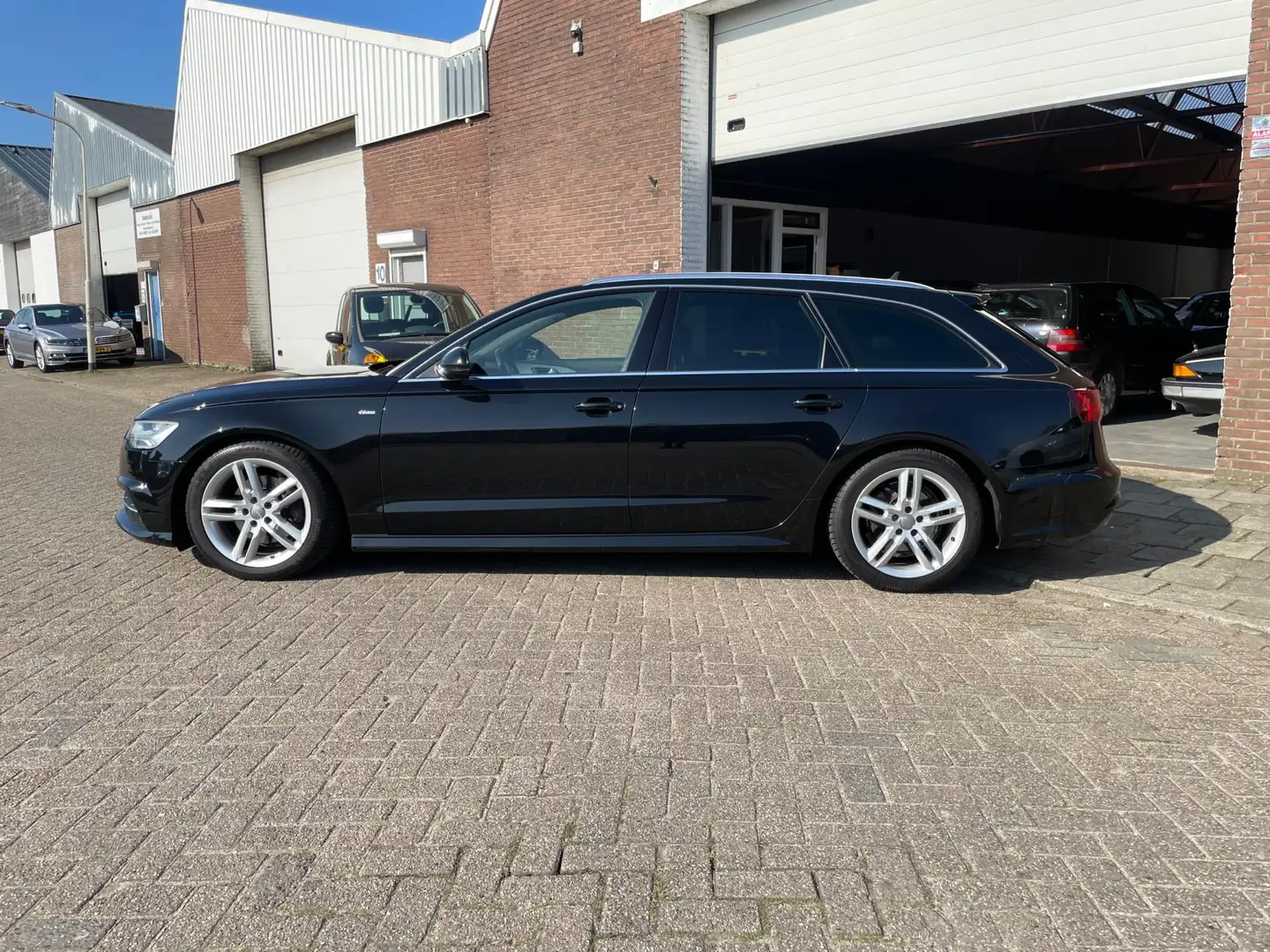 Audi A6 Avant 2.0 TDI 2x S-Line ultra Sport Edition Zwart - 2