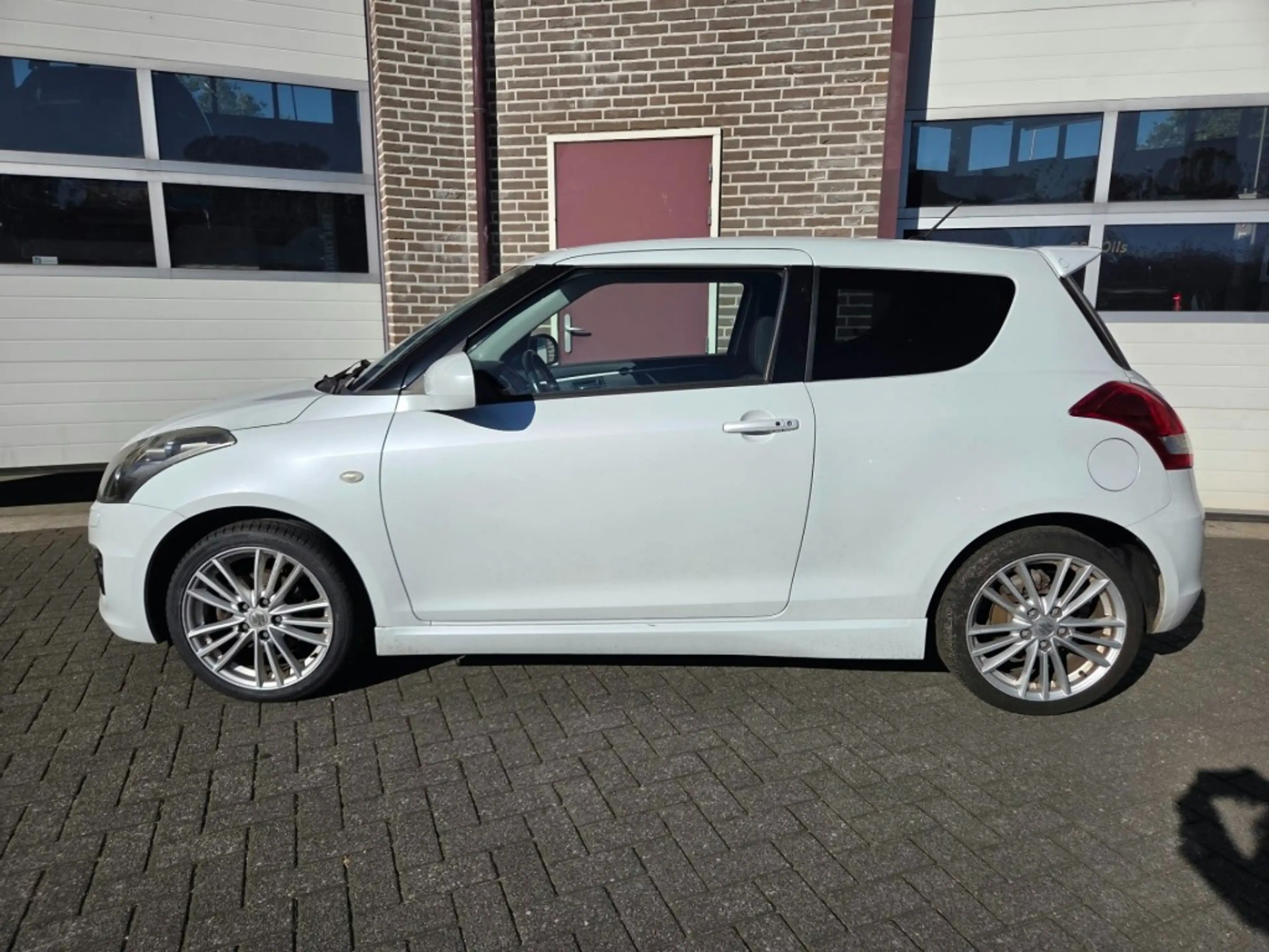Suzuki Swift 1.6 Sport - Cruisecontrol - Airco - Prijs all-in — photo 7