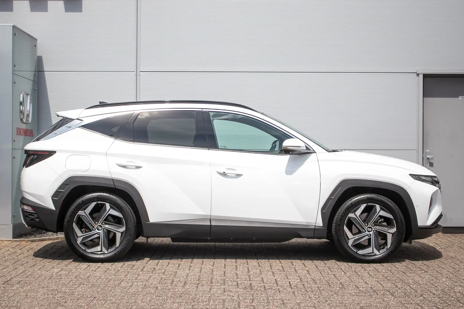 Hyundai TUCSON 1.6 T-GDI PHEV Premium Sky 4WD All-in rijklaarprij Blanc - 2