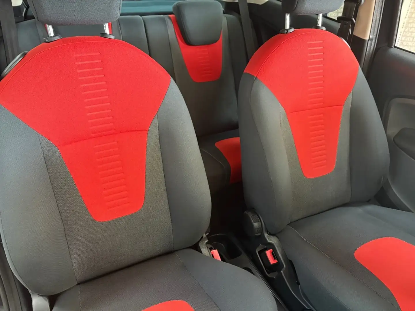 Ford Ka/Ka+ 1.2 Titanium Airco Aux CV NL Auto NAP Isofix Schwarz - 2