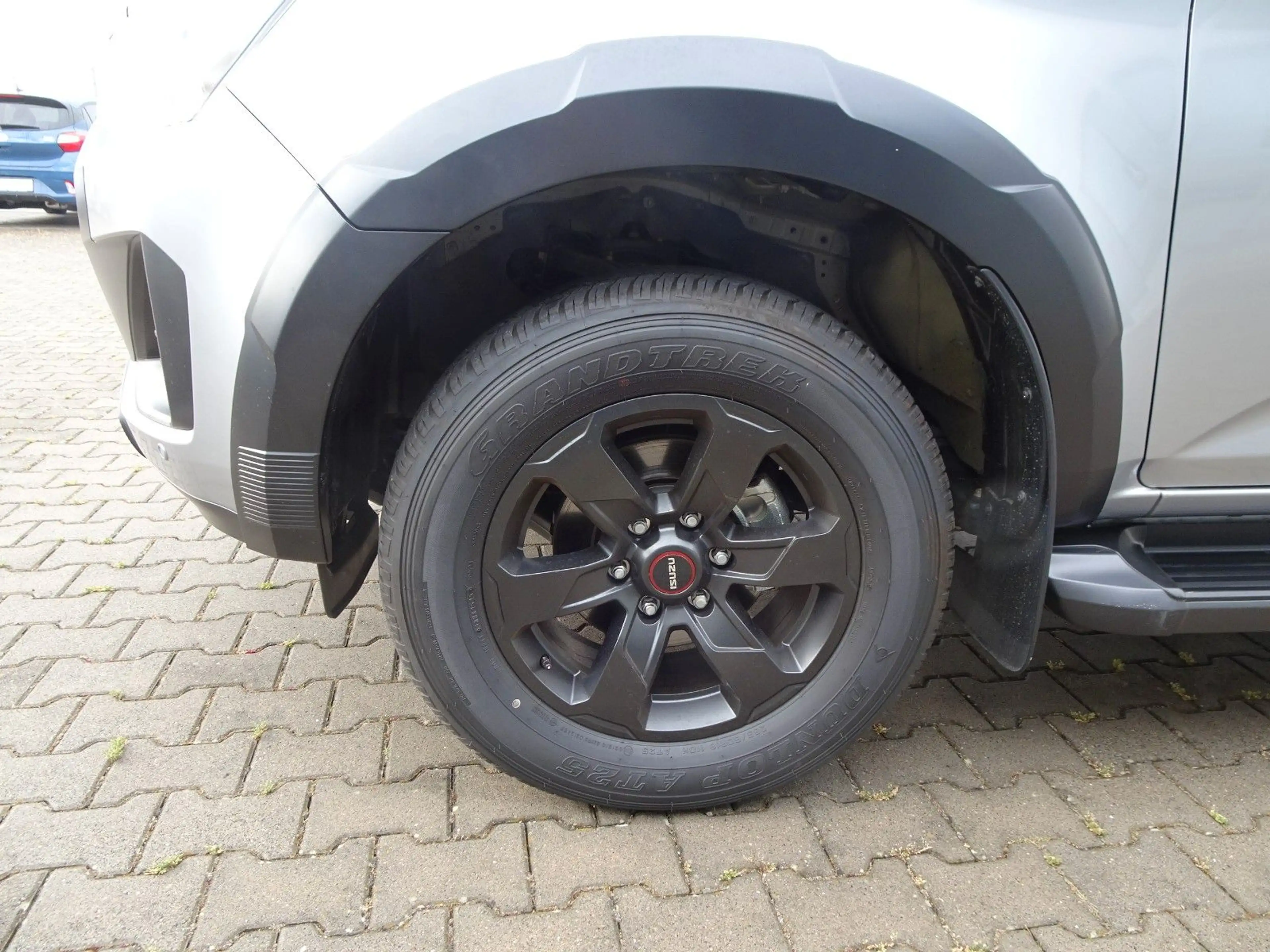 Isuzu D-Max Double Cab 4WD V-CROSS — photo 3