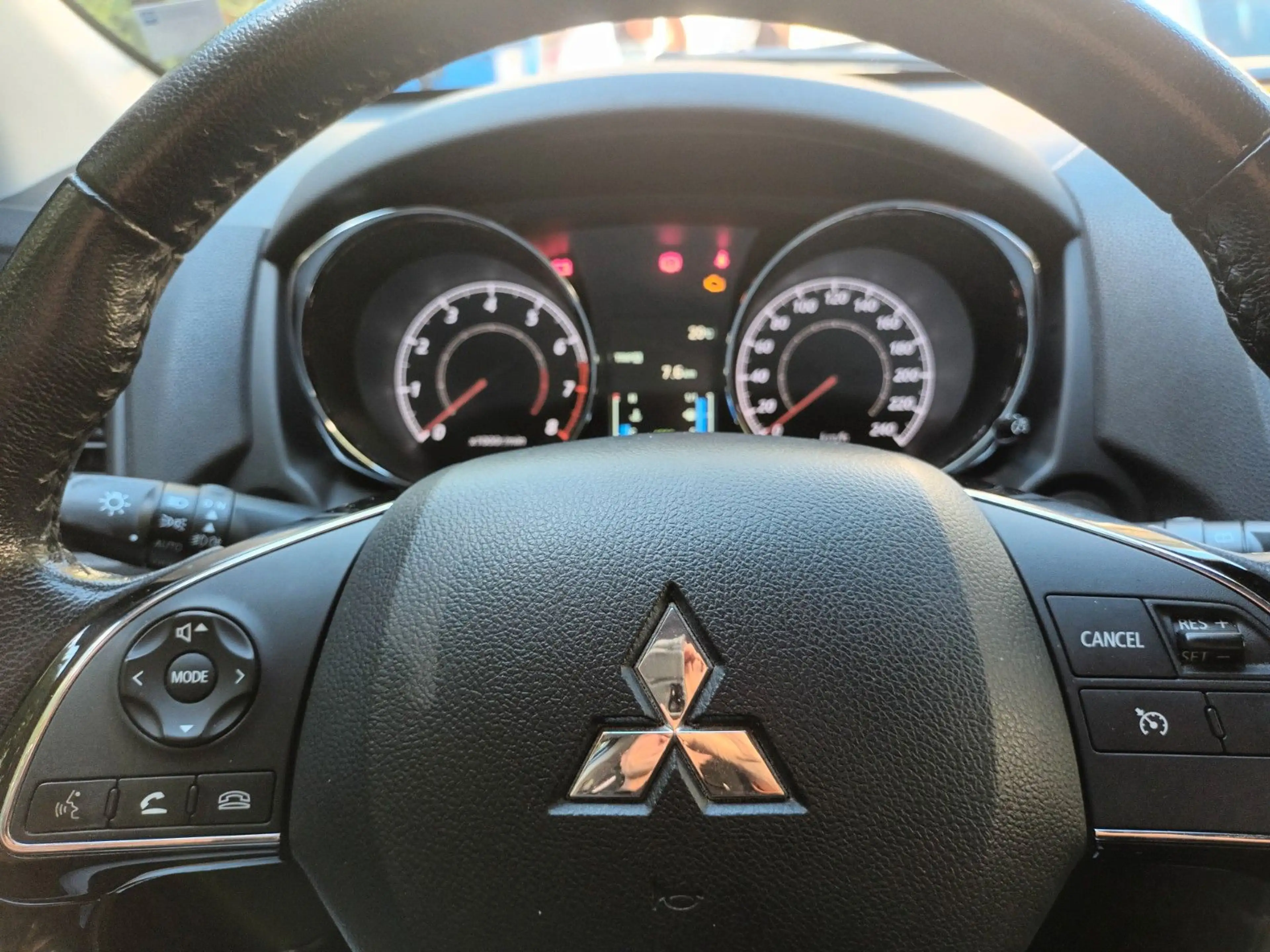 Mitsubishi ASX 1.6 2WD DIAMANT EDITION KAMERA+ALLWETTER+SHZ — photo 6