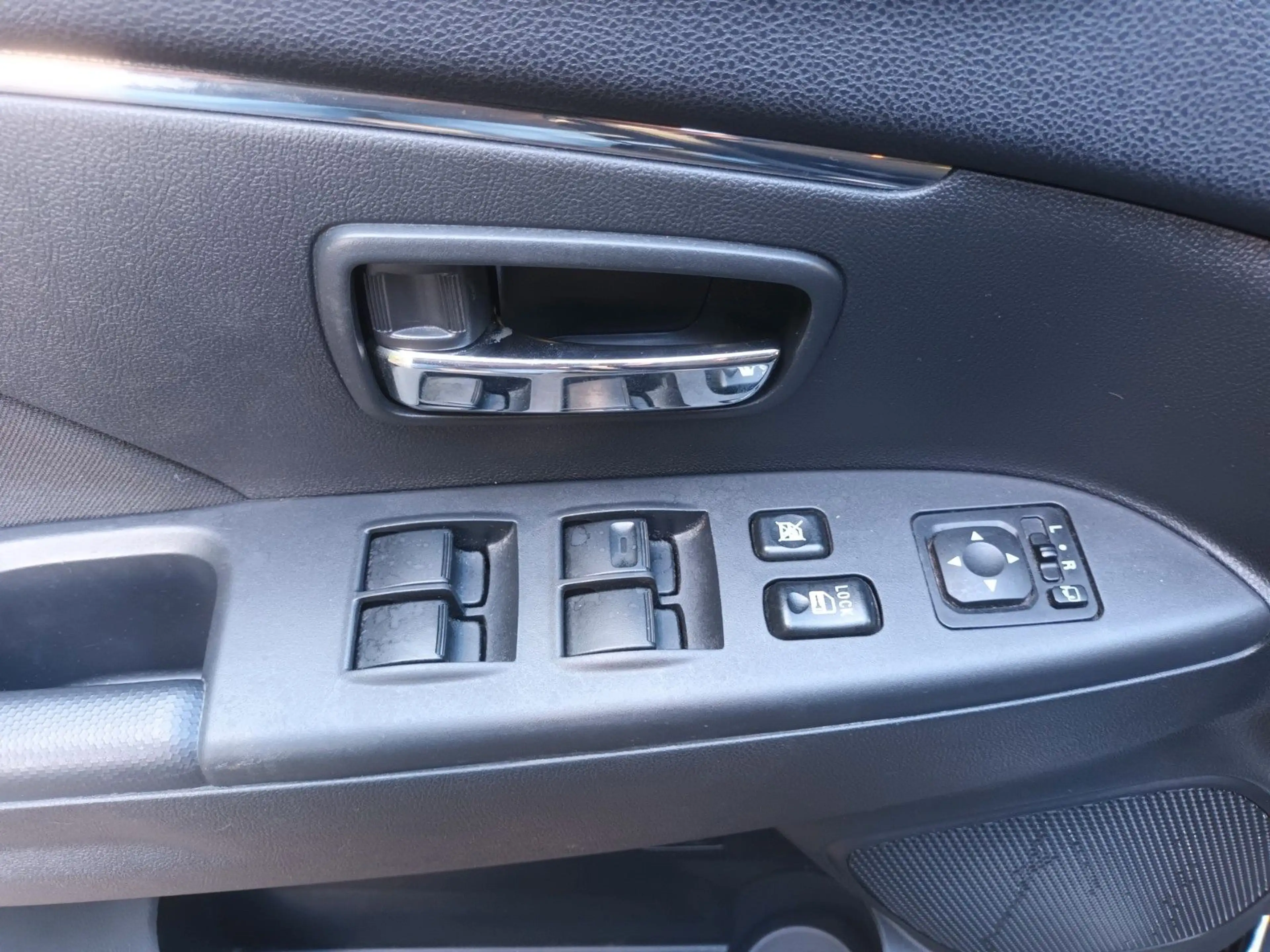 Mitsubishi ASX 1.6 2WD DIAMANT EDITION KAMERA+ALLWETTER+SHZ — photo 8