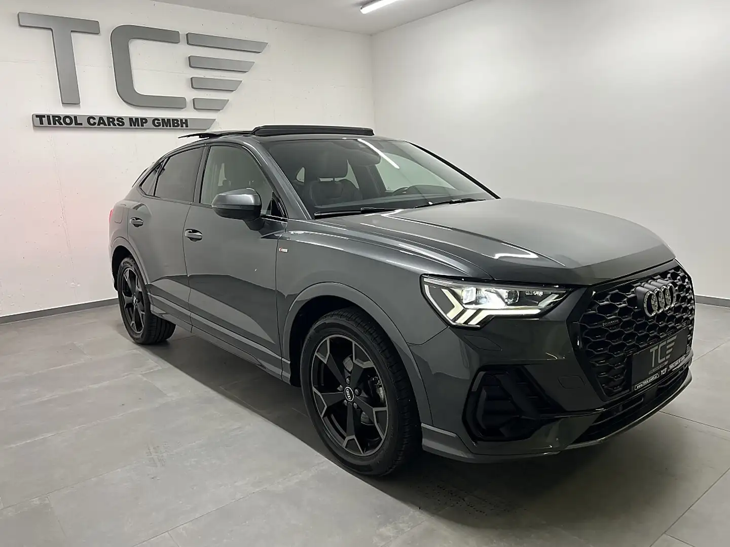 Audi Q3 Sportback 35 TDI S-line S-tronic, Quattro, Navi... Grau - 2