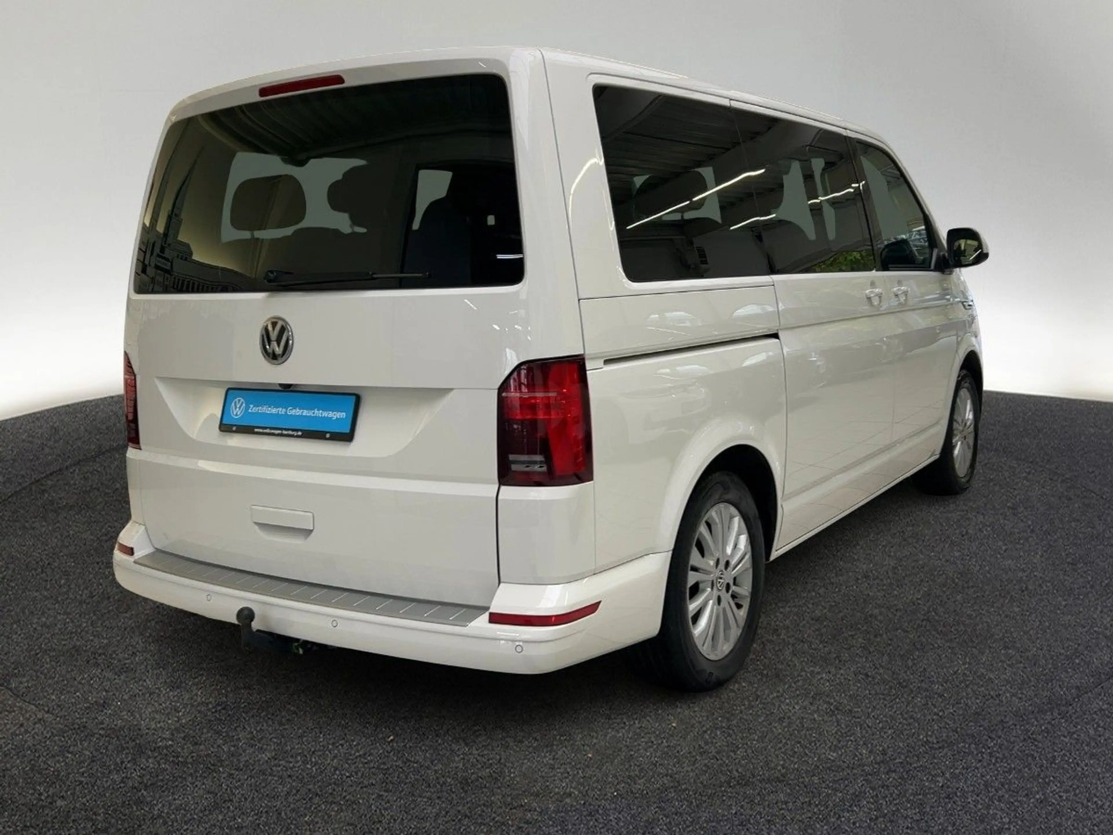 Volkswagen T6.1 Multivan 2.0 TDI Generation Six DSG AHK Nav — photo 3