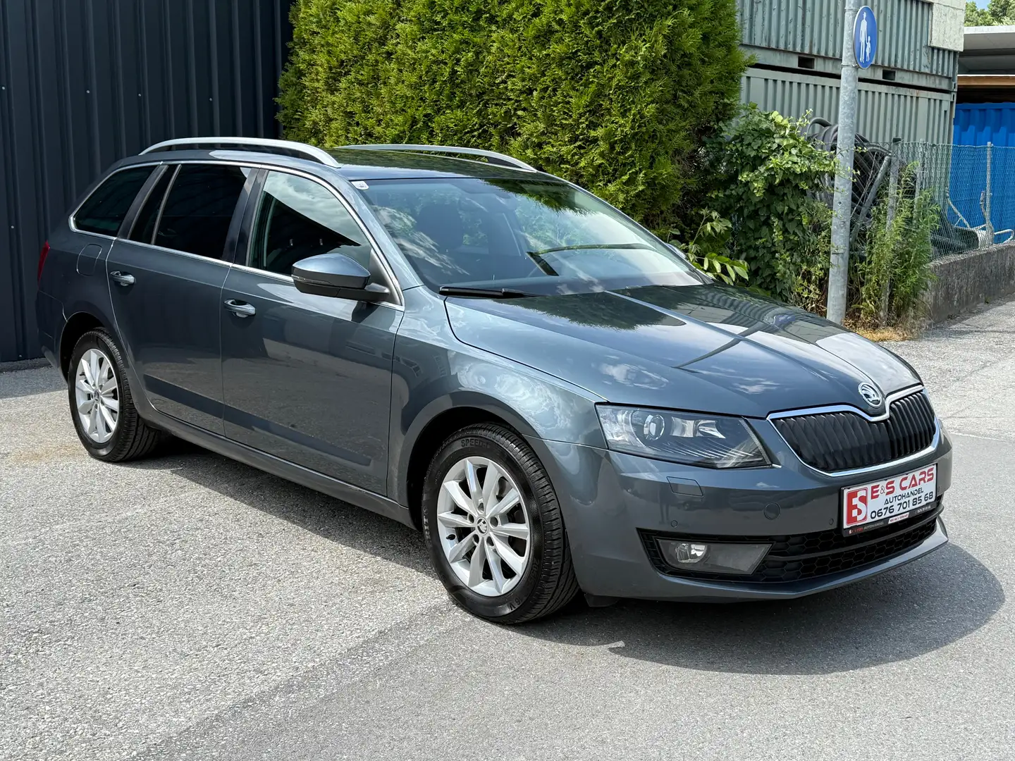 Skoda Octavia 1.6 TDI 4x4 Grau - 2