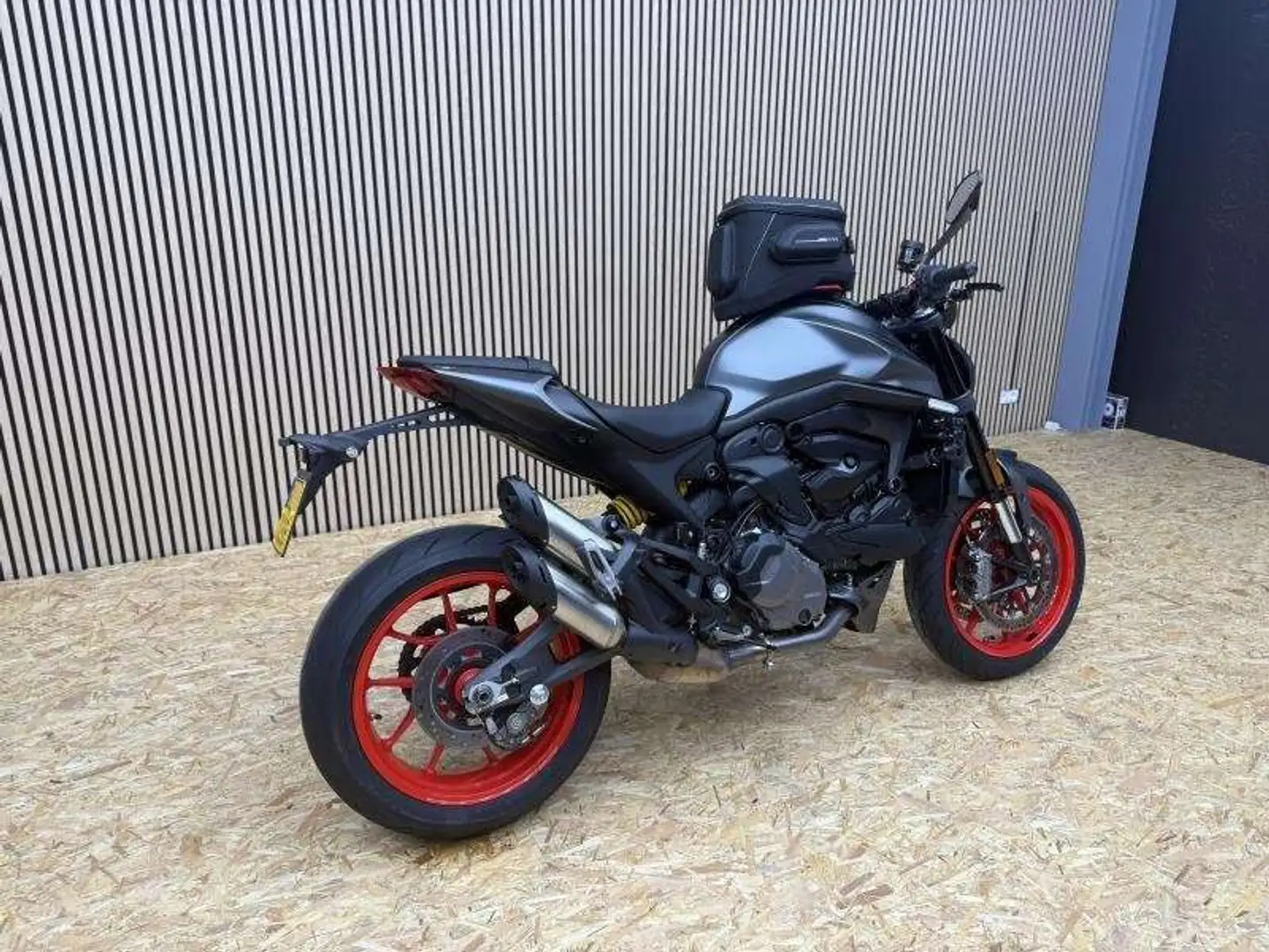 Ducati Monster 937 MONSTER + Zilver - 1