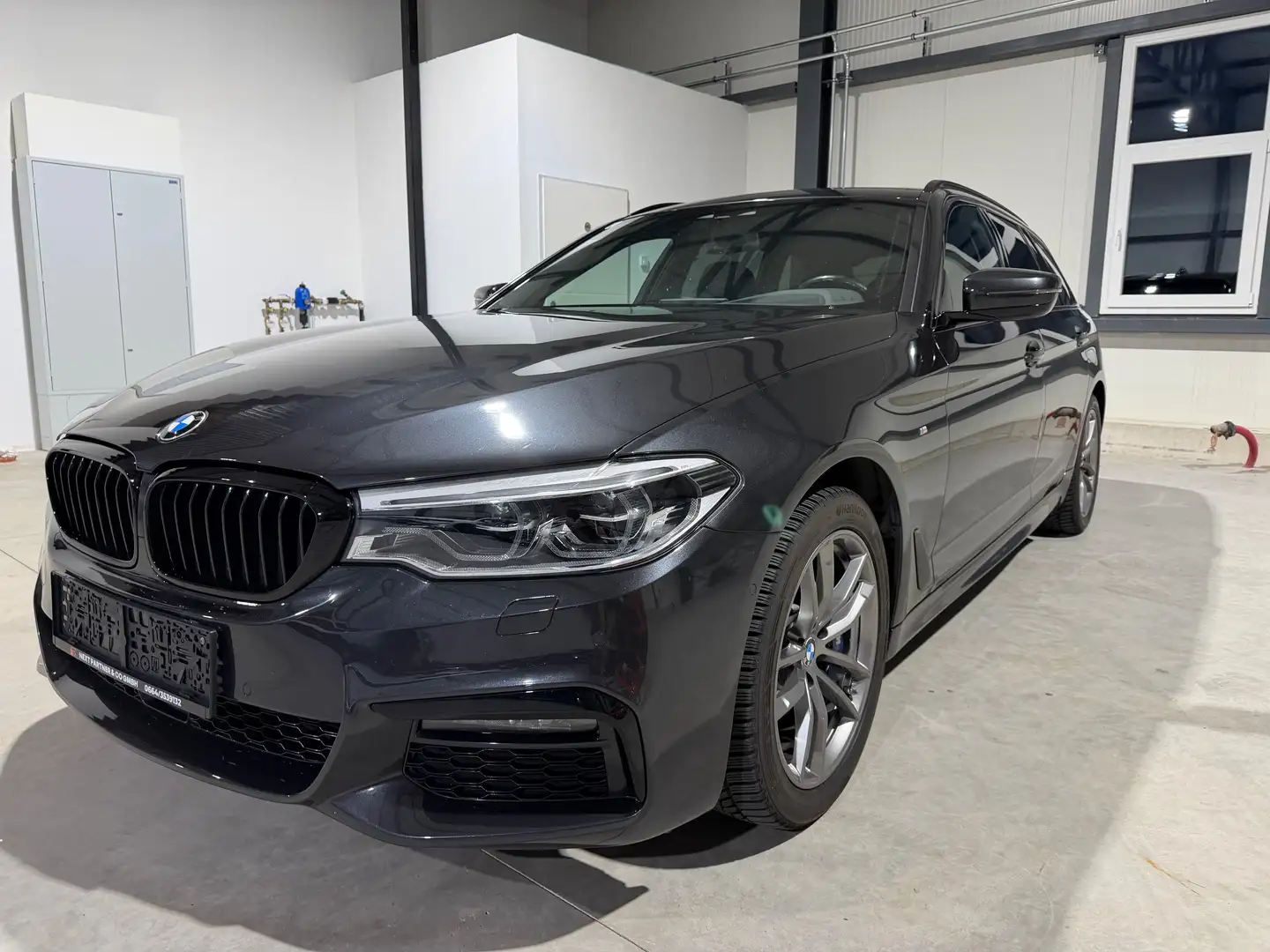 BMW 530 530 d xDrive M Paket Schwarz - 2