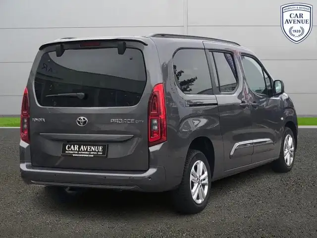 Toyota Verso MPV