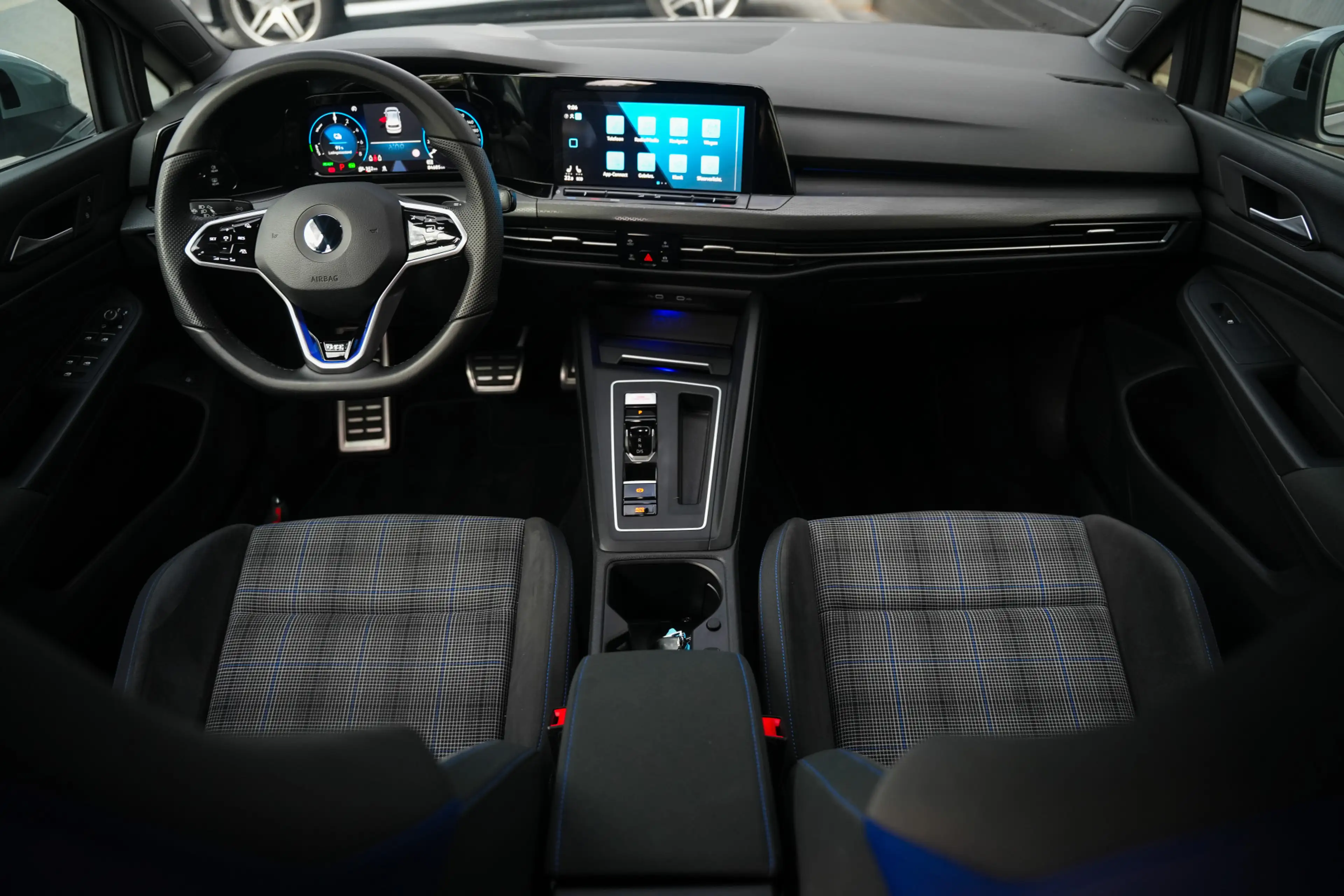 Volkswagen Golf GTE 8 1.4 eHybrid 245 pk DSG /Matrix LED /Head-Up /Ada — photo 5