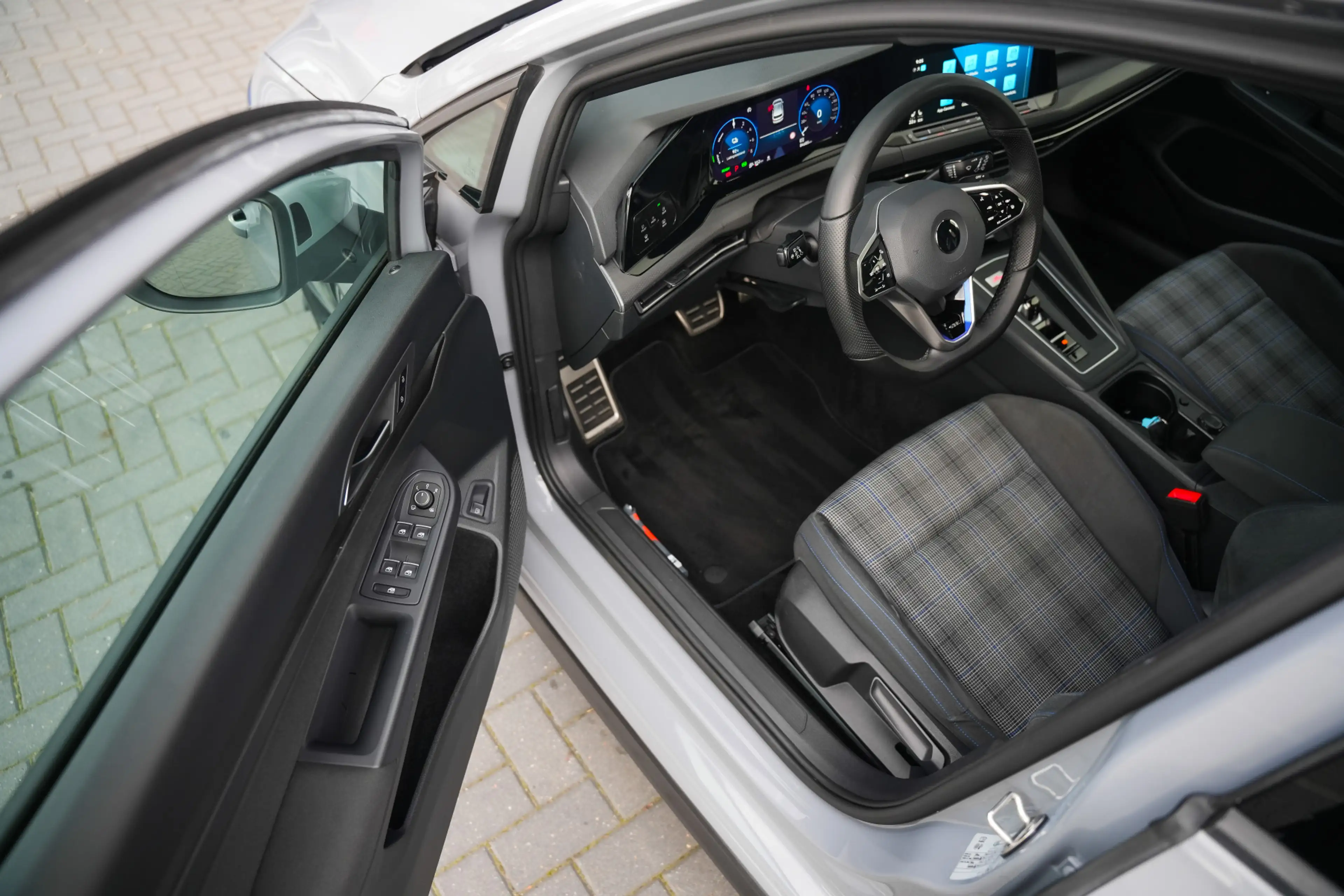 Volkswagen Golf GTE 8 1.4 eHybrid 245 pk DSG /Matrix LED /Head-Up /Ada — photo 12