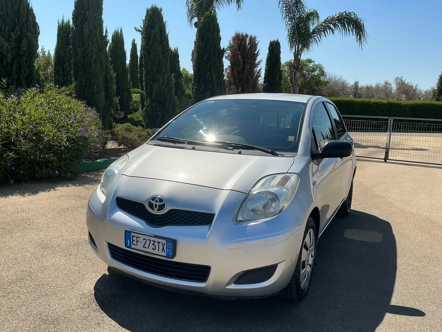 Toyota Yaris Yaris II 2005 5p 1.0 Now my10 Grey - 2