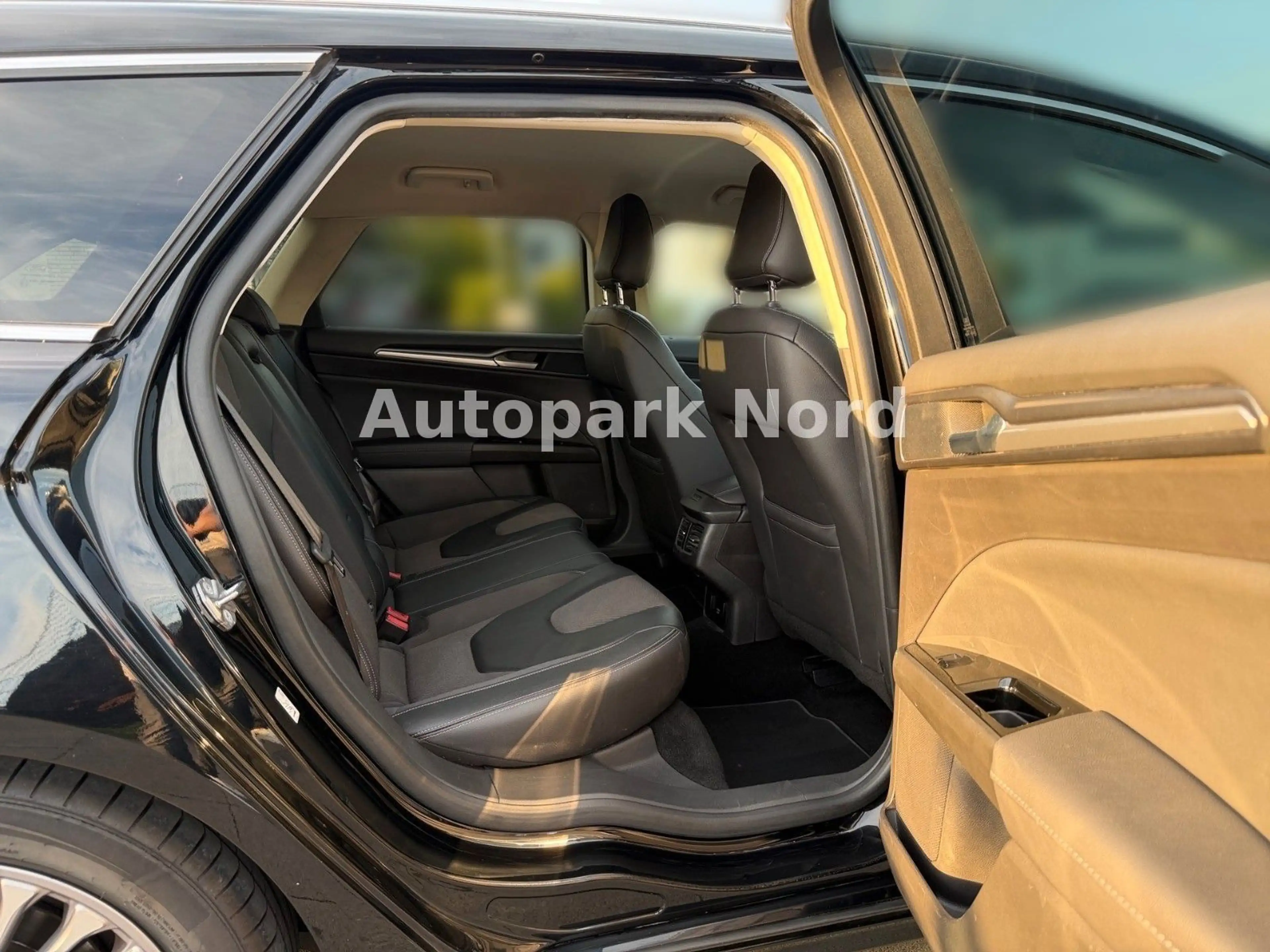 Ford Mondeo 2.0 TDCi Turnier Titanium - AHK — photo 15