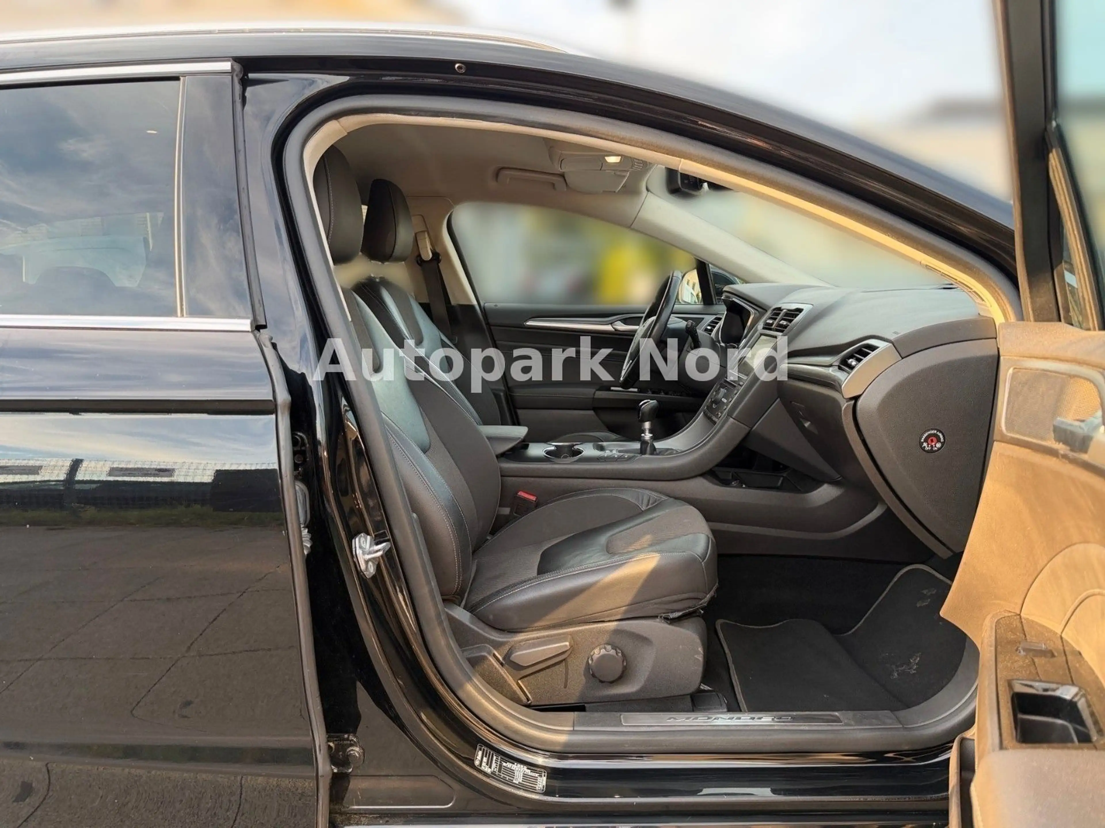 Ford Mondeo 2.0 TDCi Turnier Titanium - AHK — photo 12