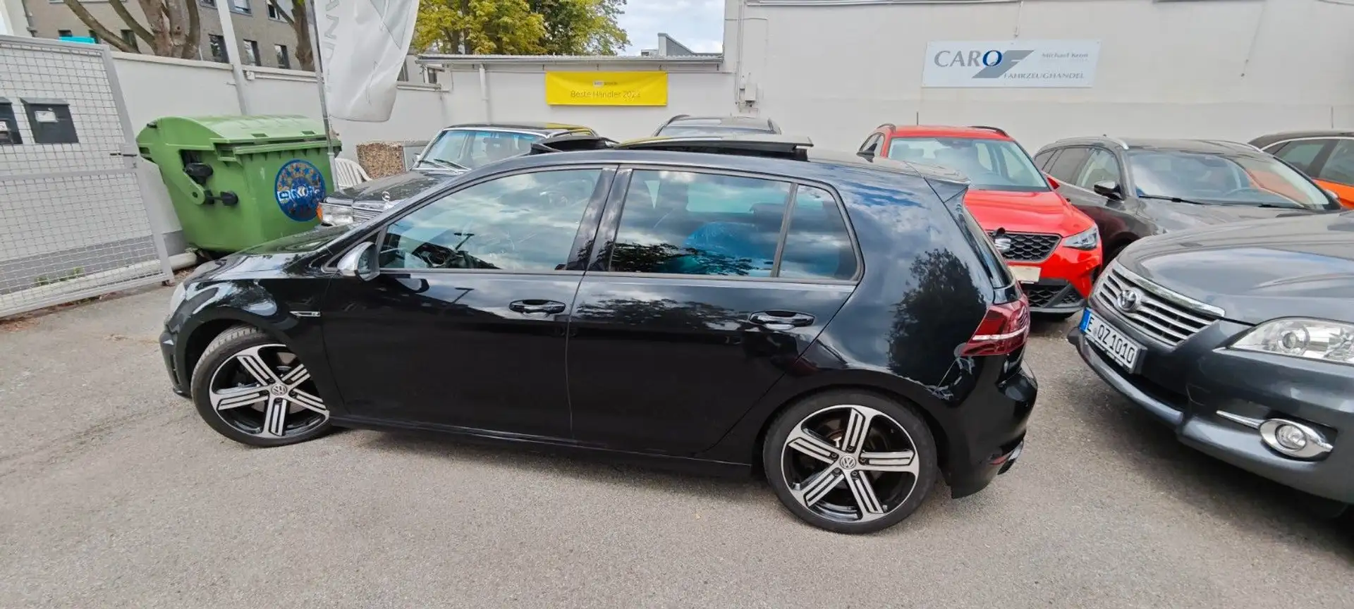 Volkswagen Golf VII Lim. R BMT 4Motion Schwarz - 2