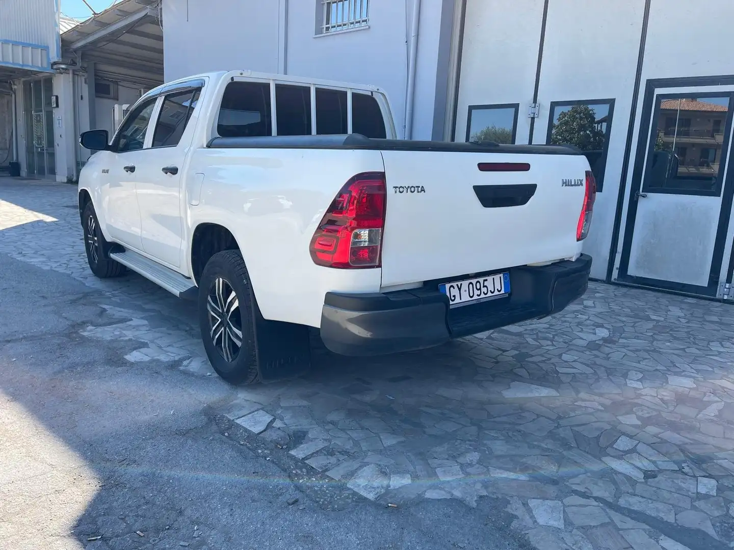 Toyota Hilux HiLux IV 2016 2.4 d-4d double cab Executive 4wd Bianco - 2