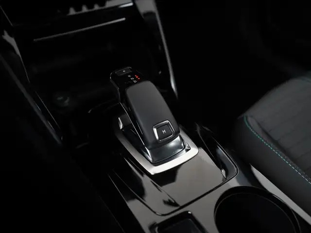 Peugeot 2008 view 11