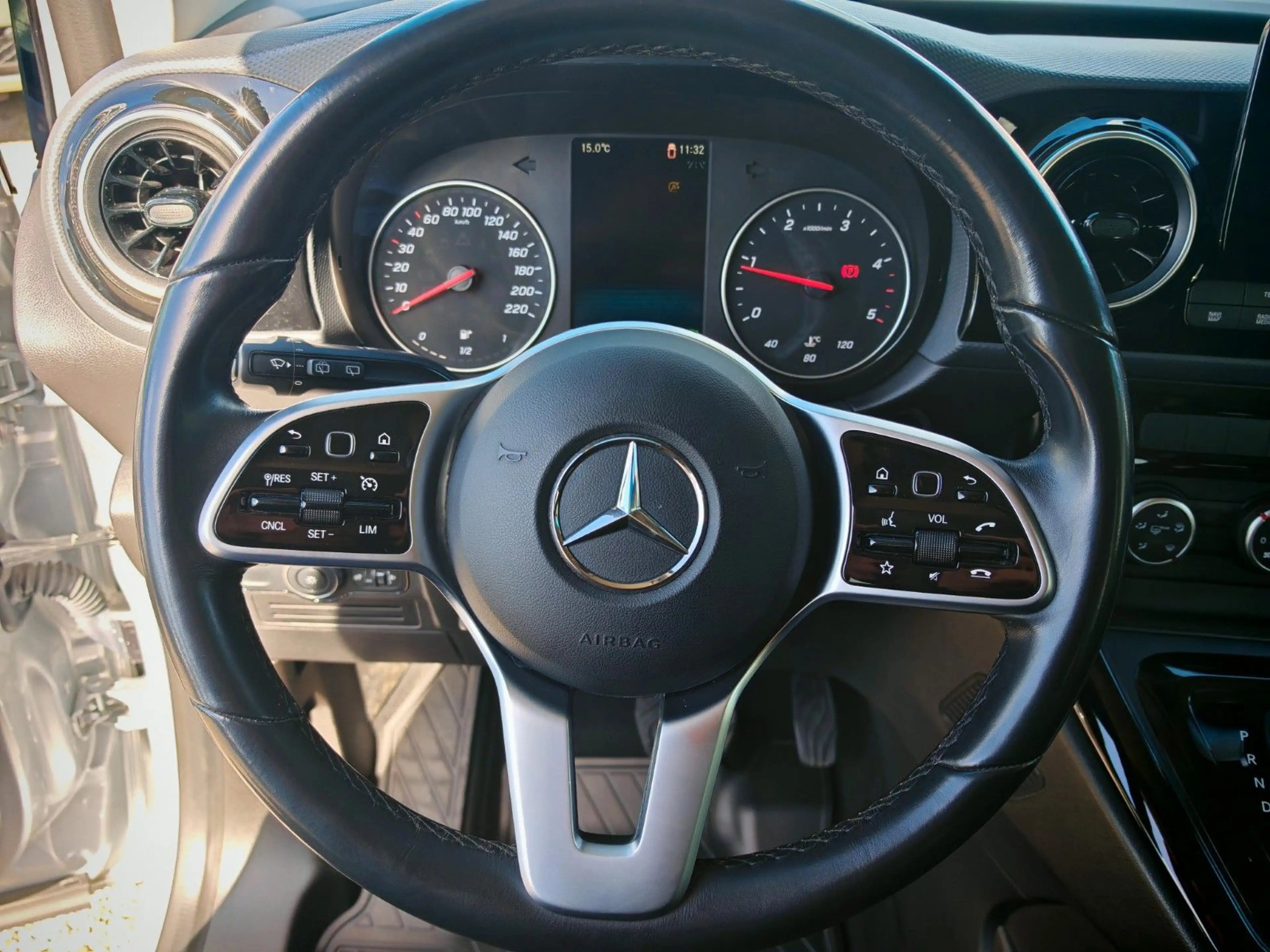 Mercedes-Benz T-Class T-180 d Automatik Style | Navi | PDC Hinten| SHZ — photo 12