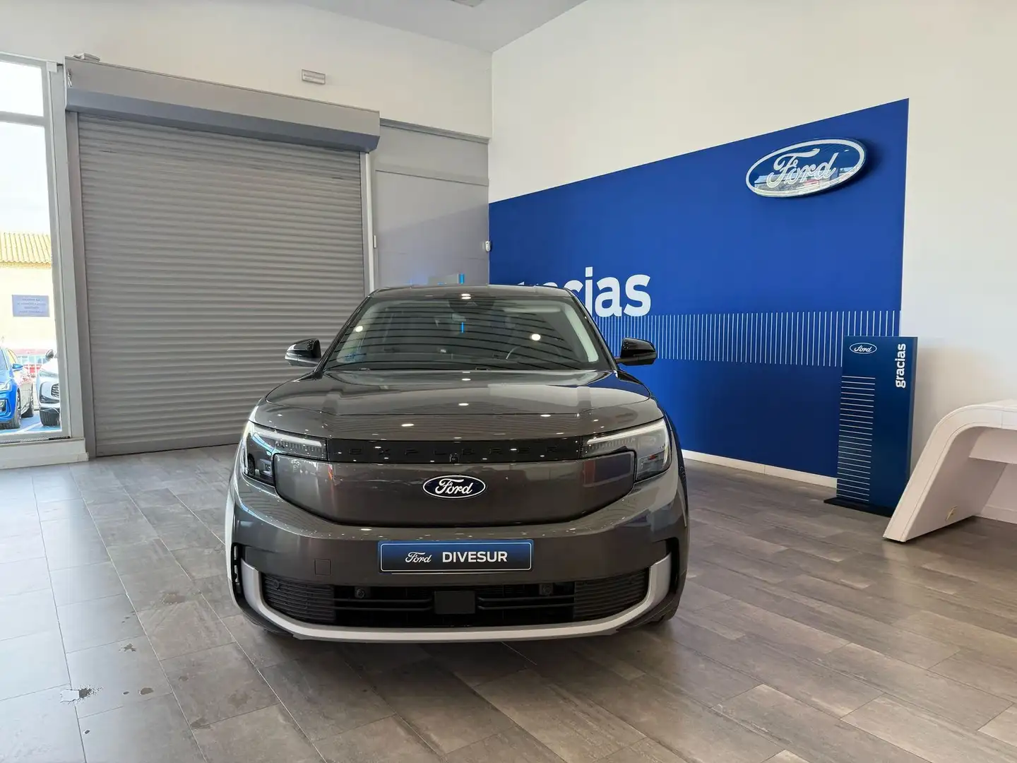 Ford Explorer AWD Rango Extendido Premium 79kWh Gris - 1