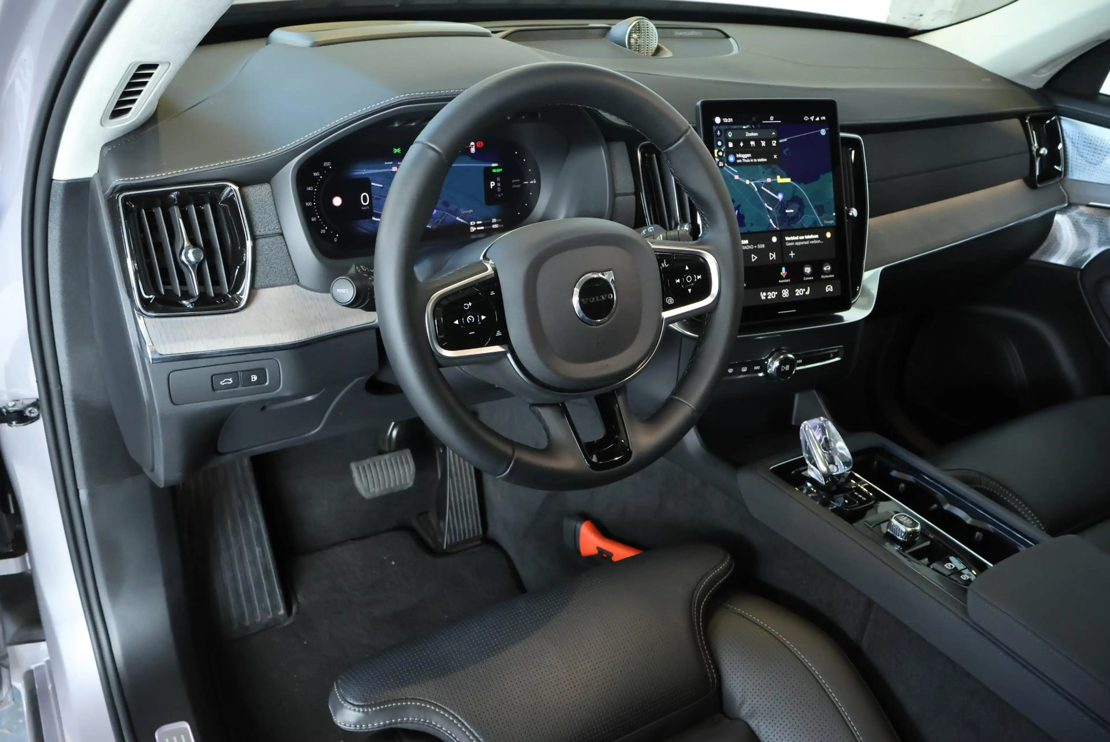 Volvo XC90 T8 Plug-in hybrid AWD Ultra Dark | Luchtvering | S — photo 2
