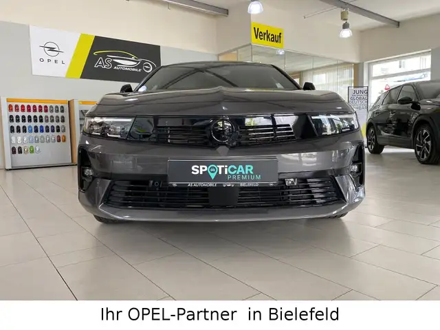Opel Astra view 2