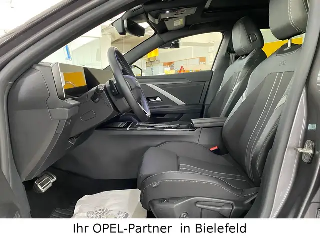 Opel Astra view 12