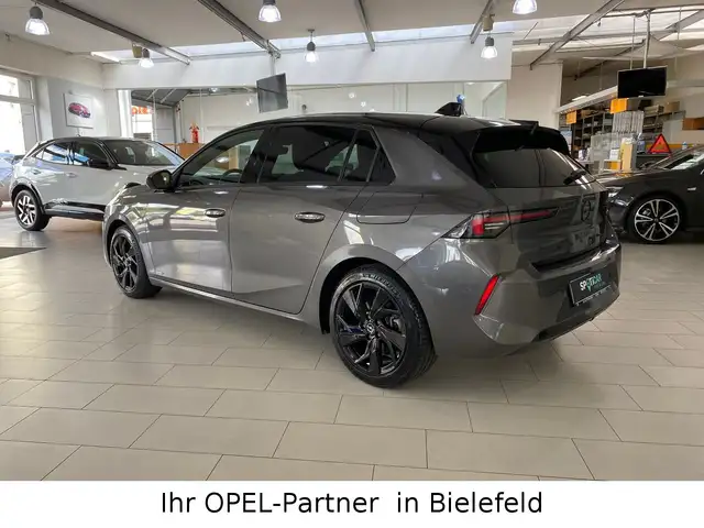 Opel Astra view 5