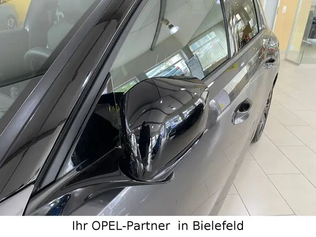 Opel Astra view 7