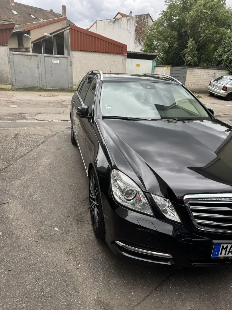 Mercedes-Benz E 250 E 250 CDI BlueEfficiency (212.203) Noir - 1