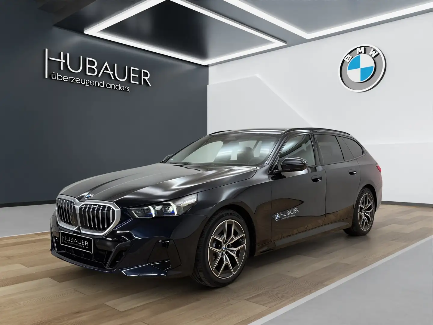 BMW 520 d Touring [M Sport, AHK, ACC, RFK, h&k Sound] Schwarz - 1