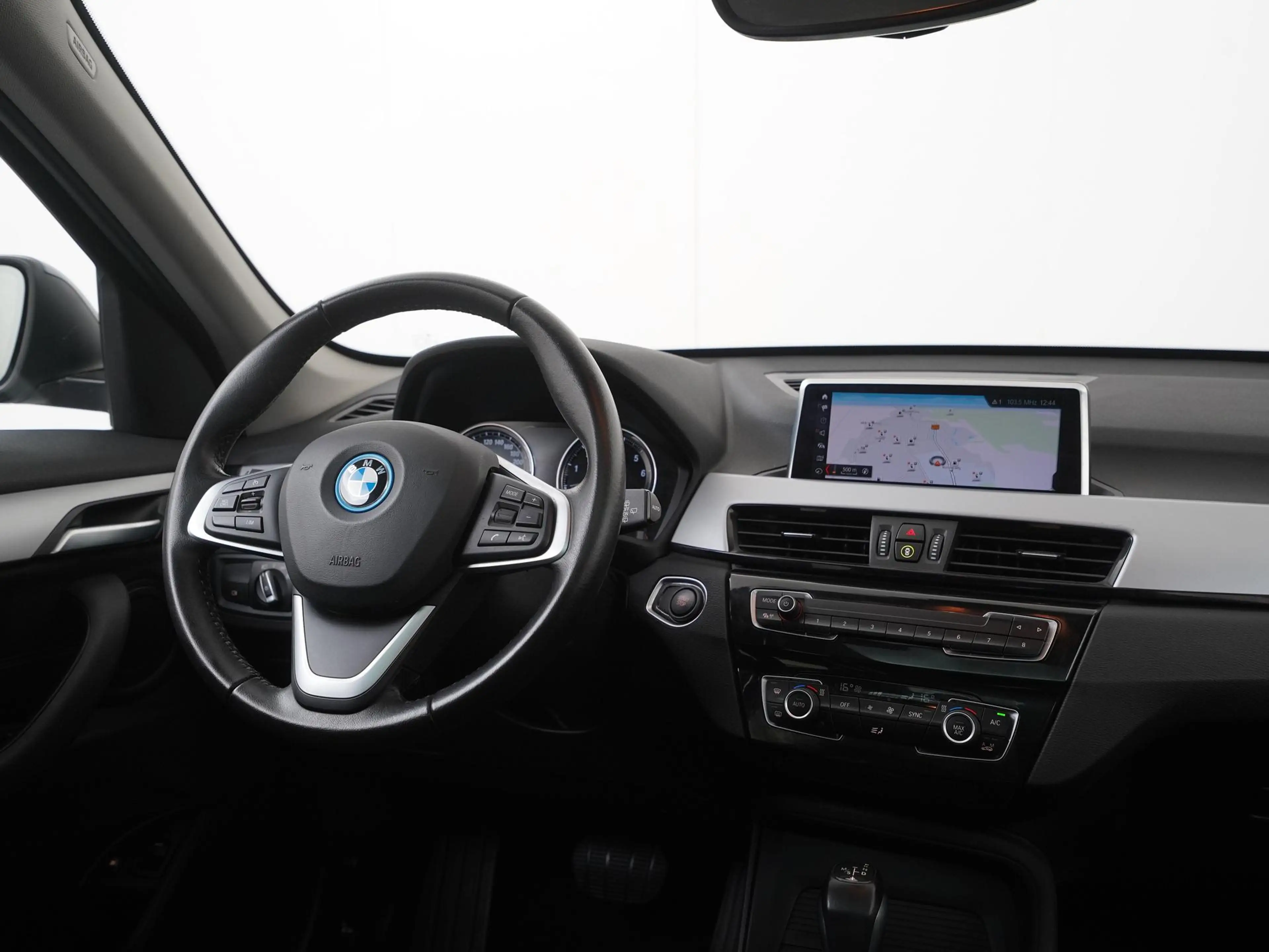 BMW X1 xDrive25e Sport Line | Panoramadak | Camera | Zond — photo 5