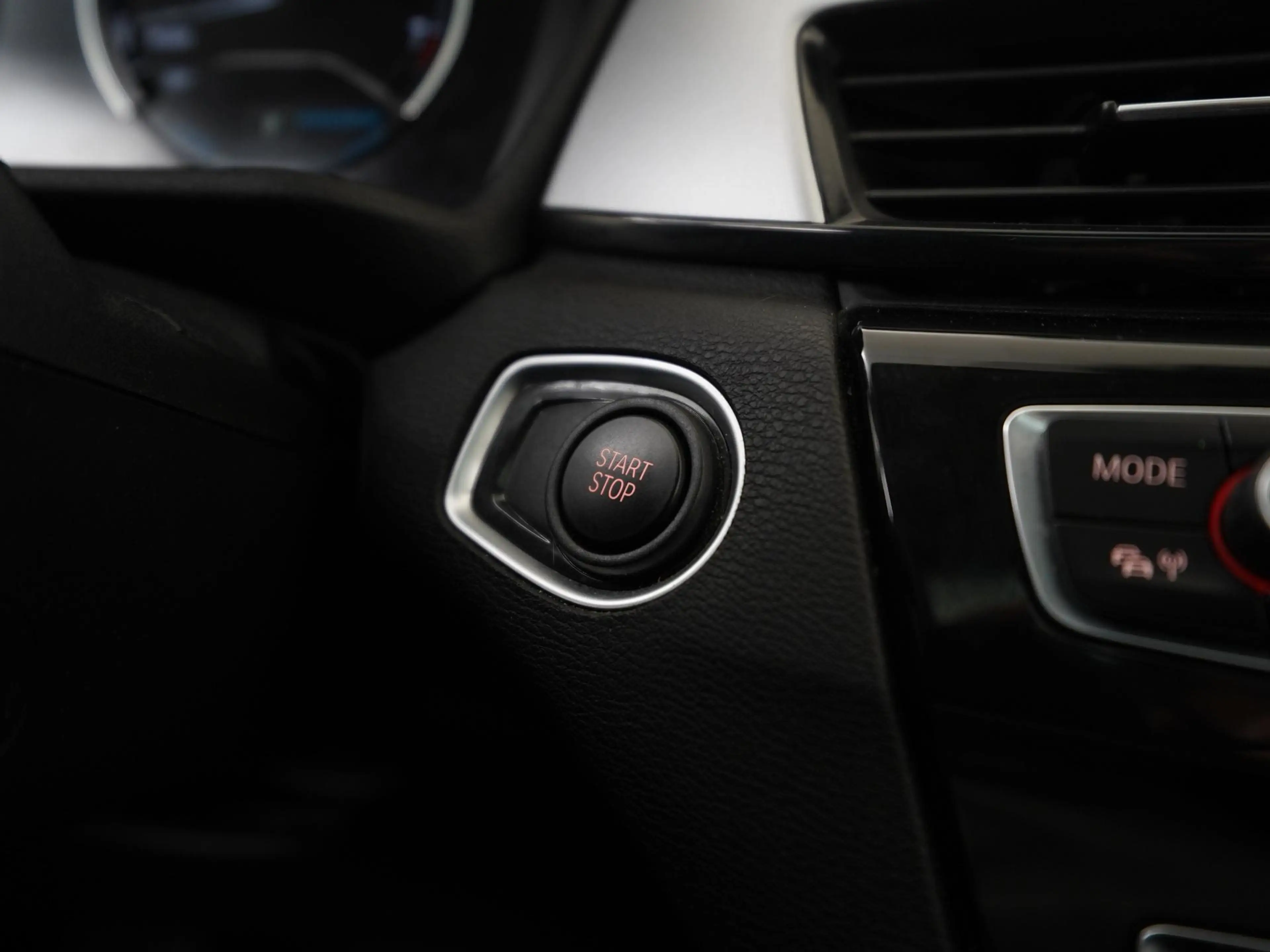 BMW X1 xDrive25e Sport Line | Panoramadak | Camera | Zond — photo 41