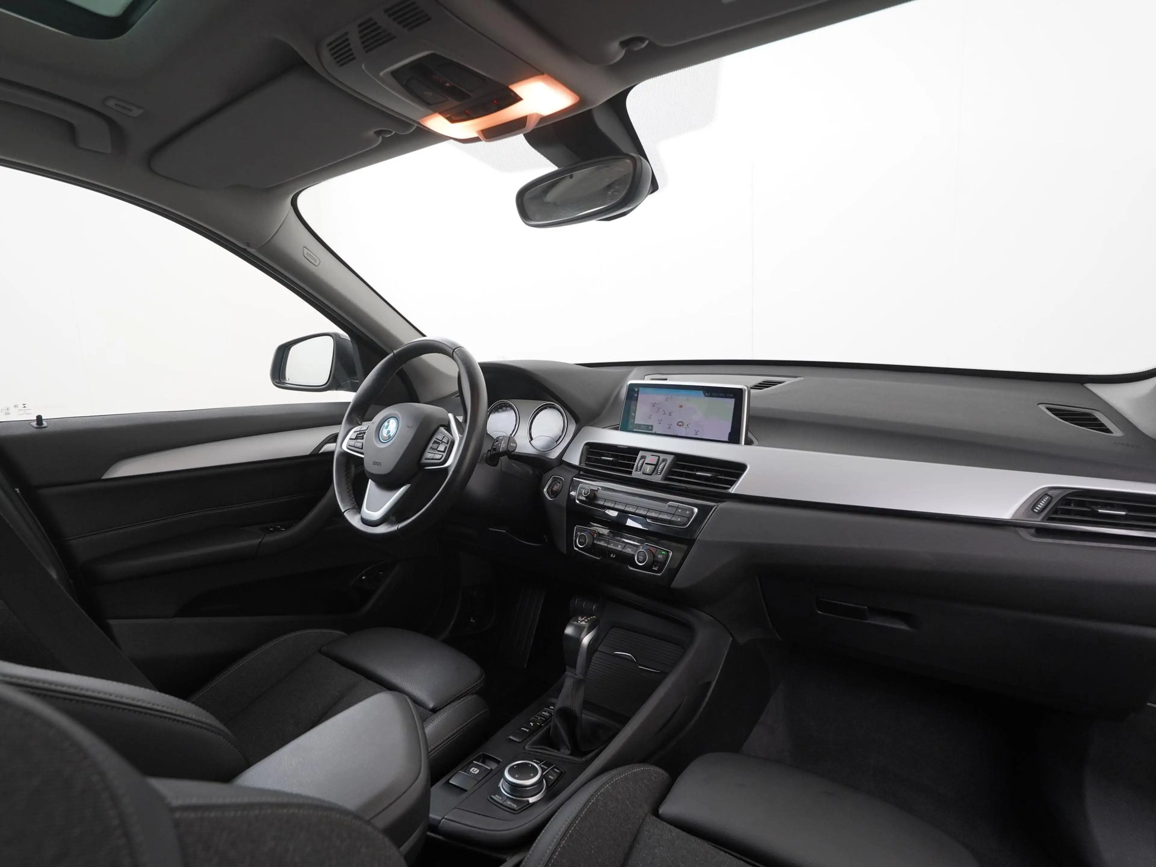 BMW X1 xDrive25e Sport Line | Panoramadak | Camera | Zond — photo 2