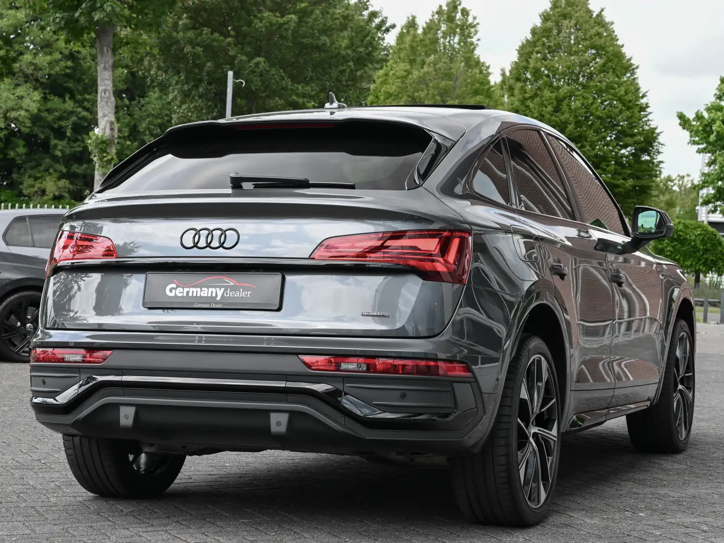 Audi Q5 Sportback 50TFSI E 300pk Quattro S-Line Pano Matri Grigio - 2