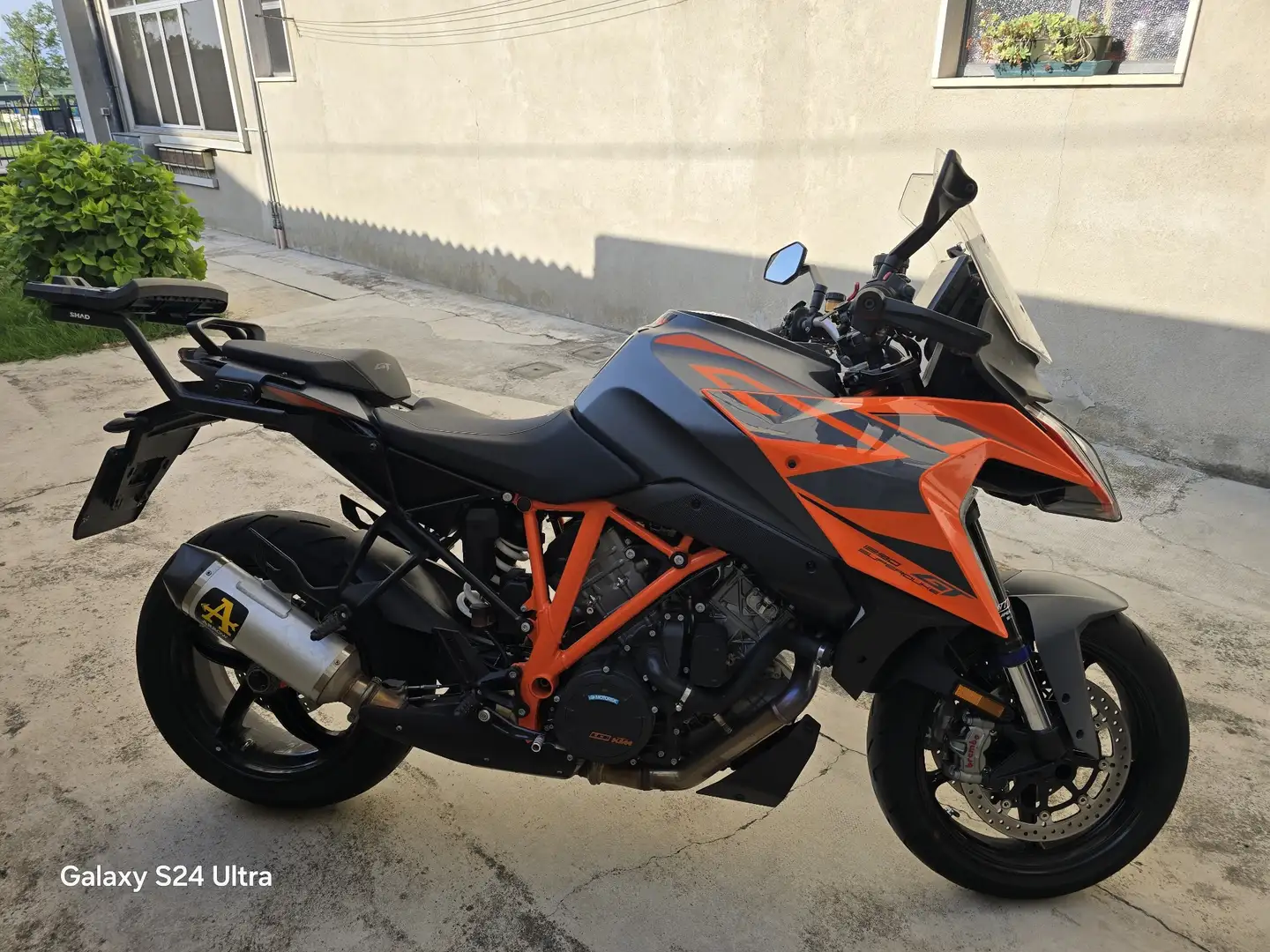 KTM 1290 Super Duke GT Naranja - 1