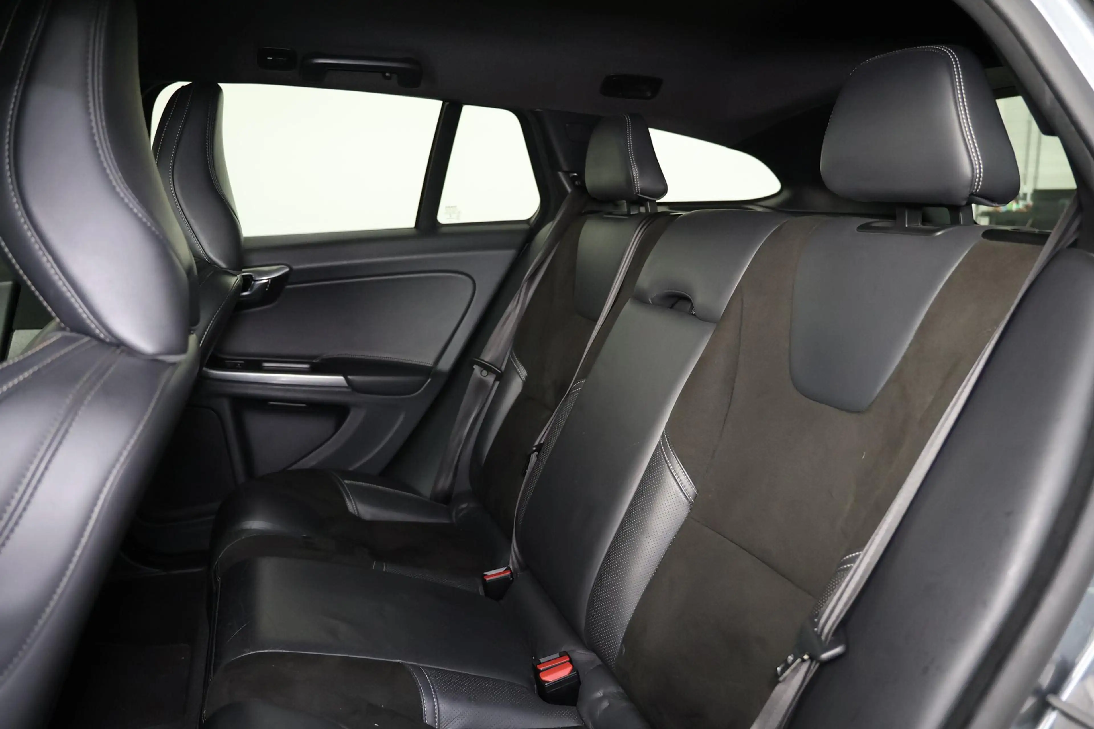Volvo V60 T3 R-Design - Cruise control - Parkeersensoren ach — photo 14