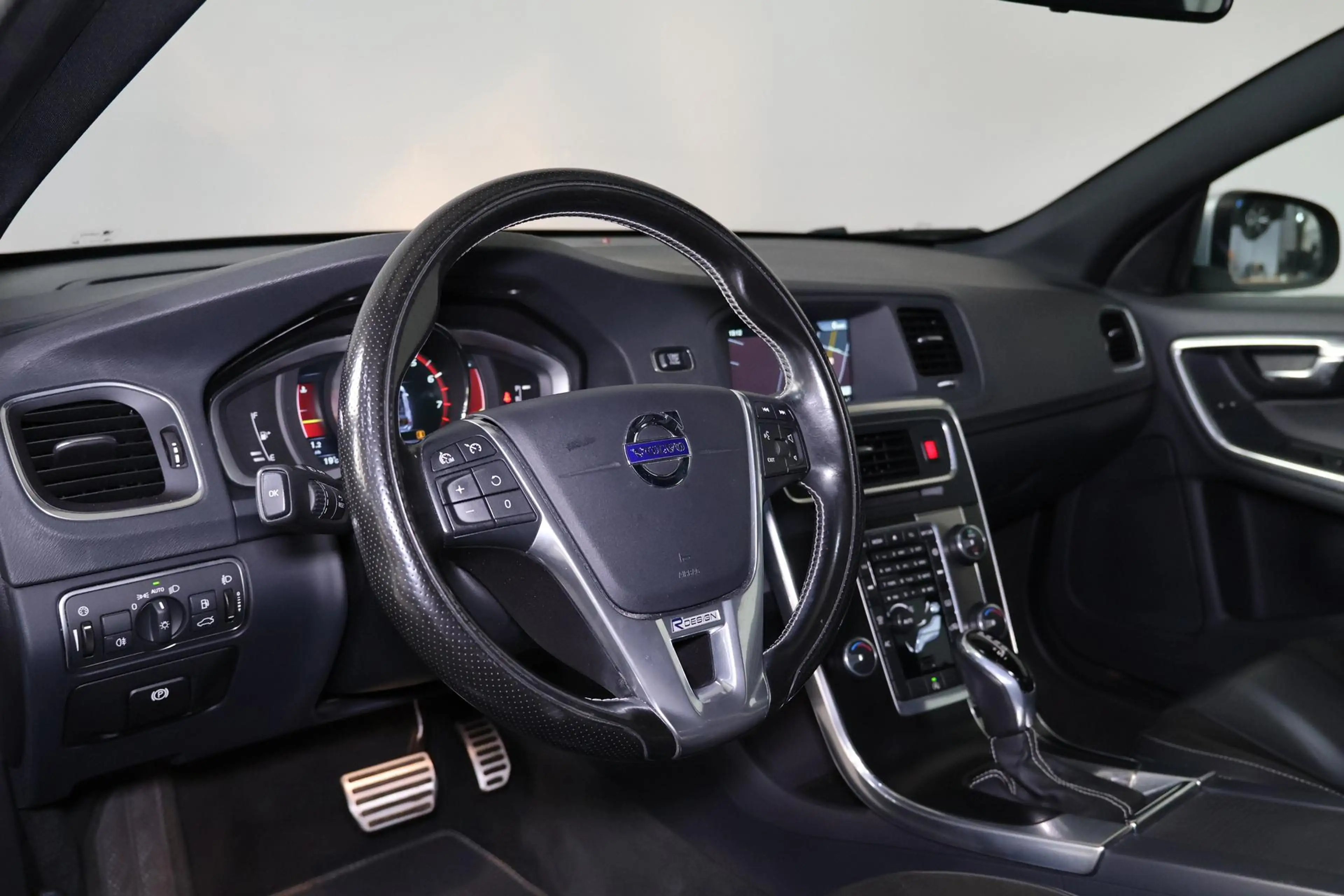 Volvo V60 T3 R-Design - Cruise control - Parkeersensoren ach — photo 11